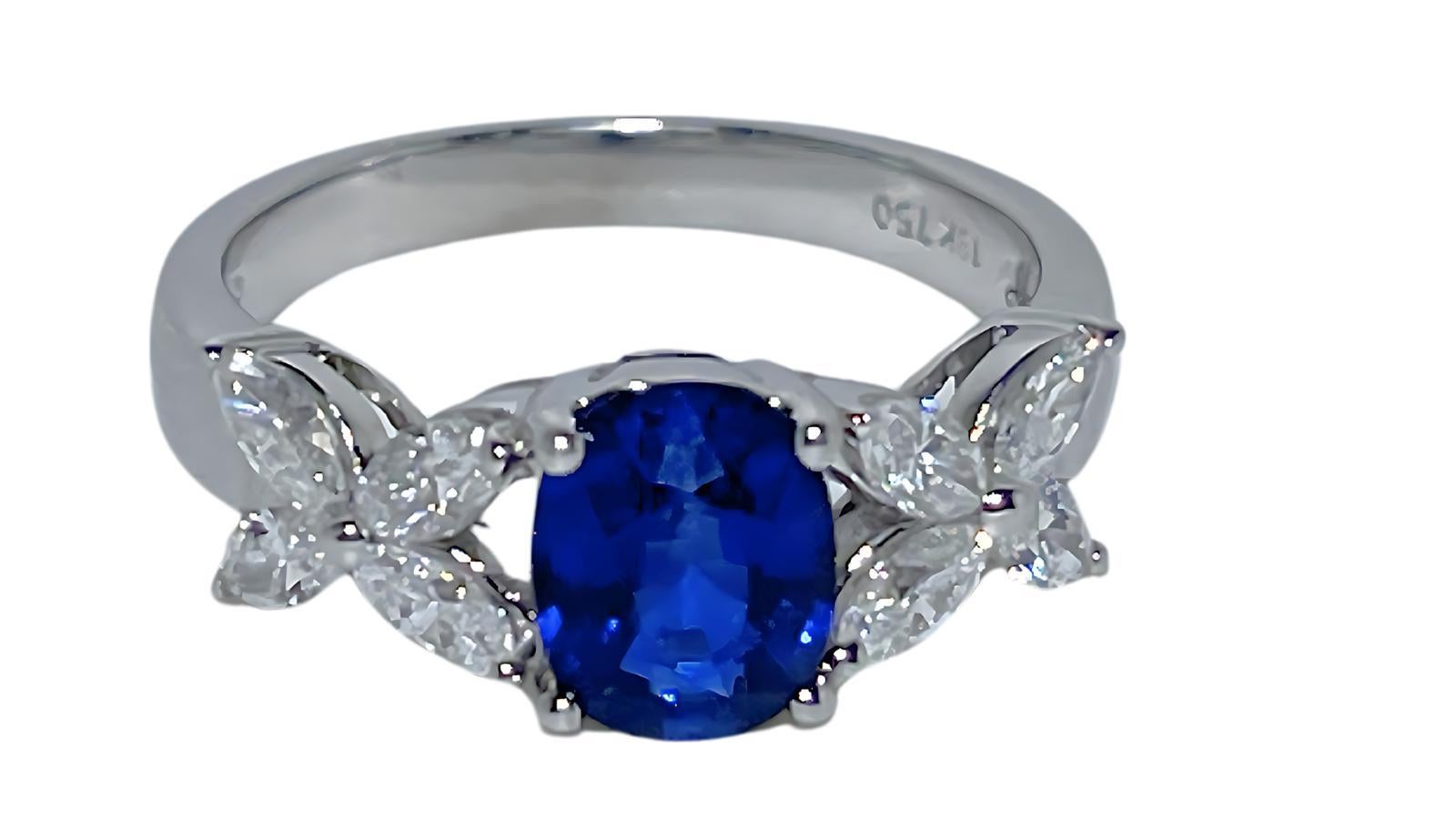 Contemporaneo Anello con diamante e zaffiro blu certificato GIA in oro bianco 18 K. in vendita