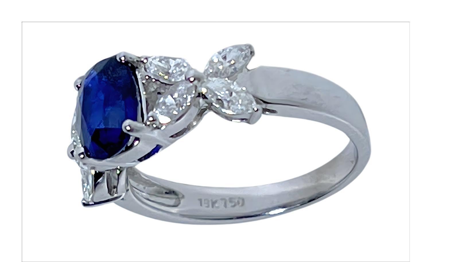 Anello con diamante e zaffiro blu certificato GIA in oro bianco 18 K. In condizioni Nuovo in vendita a New York, NY