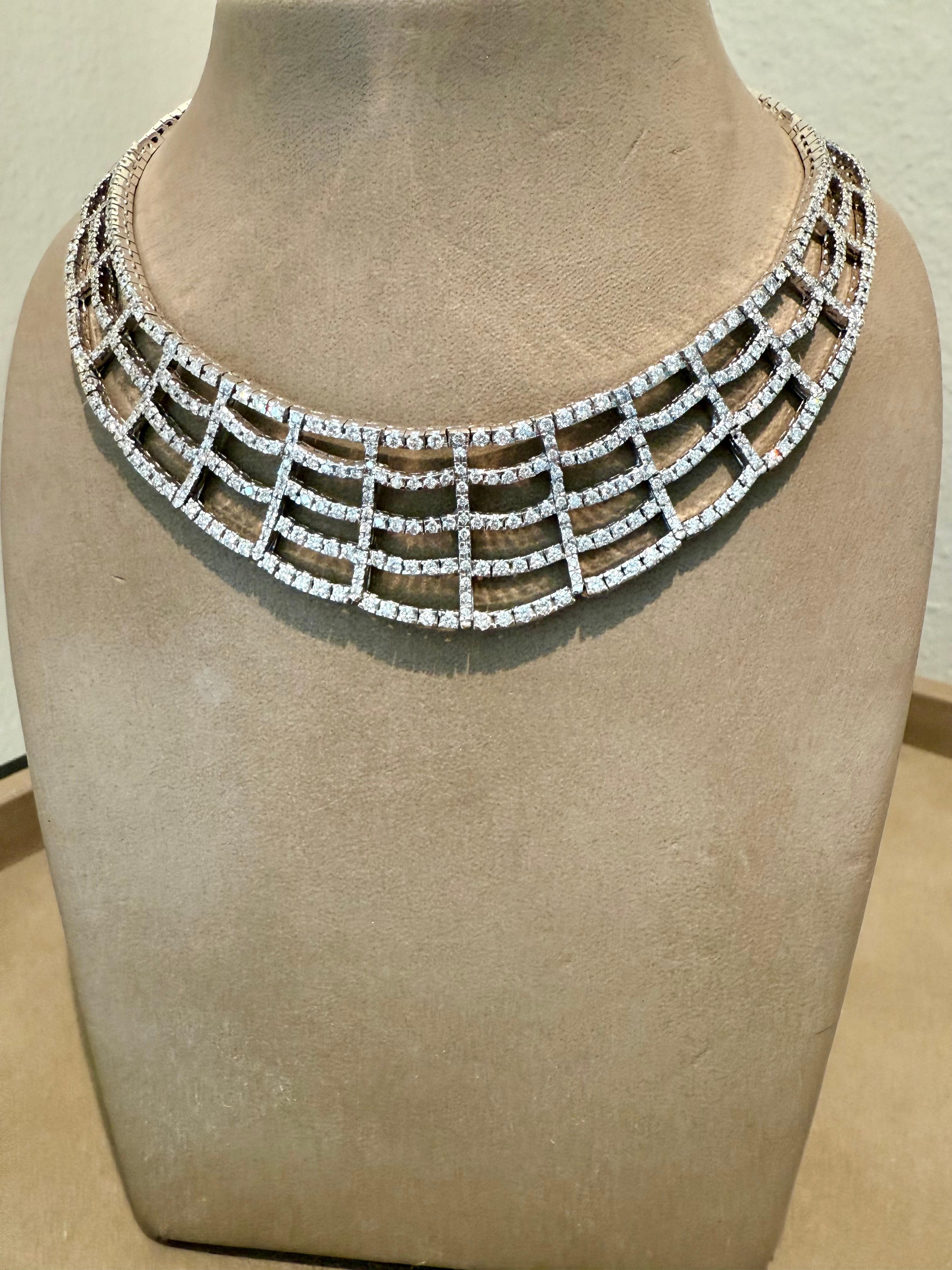 Collana a collare largo con diamanti in oro bianco 18 K. in vendita 1