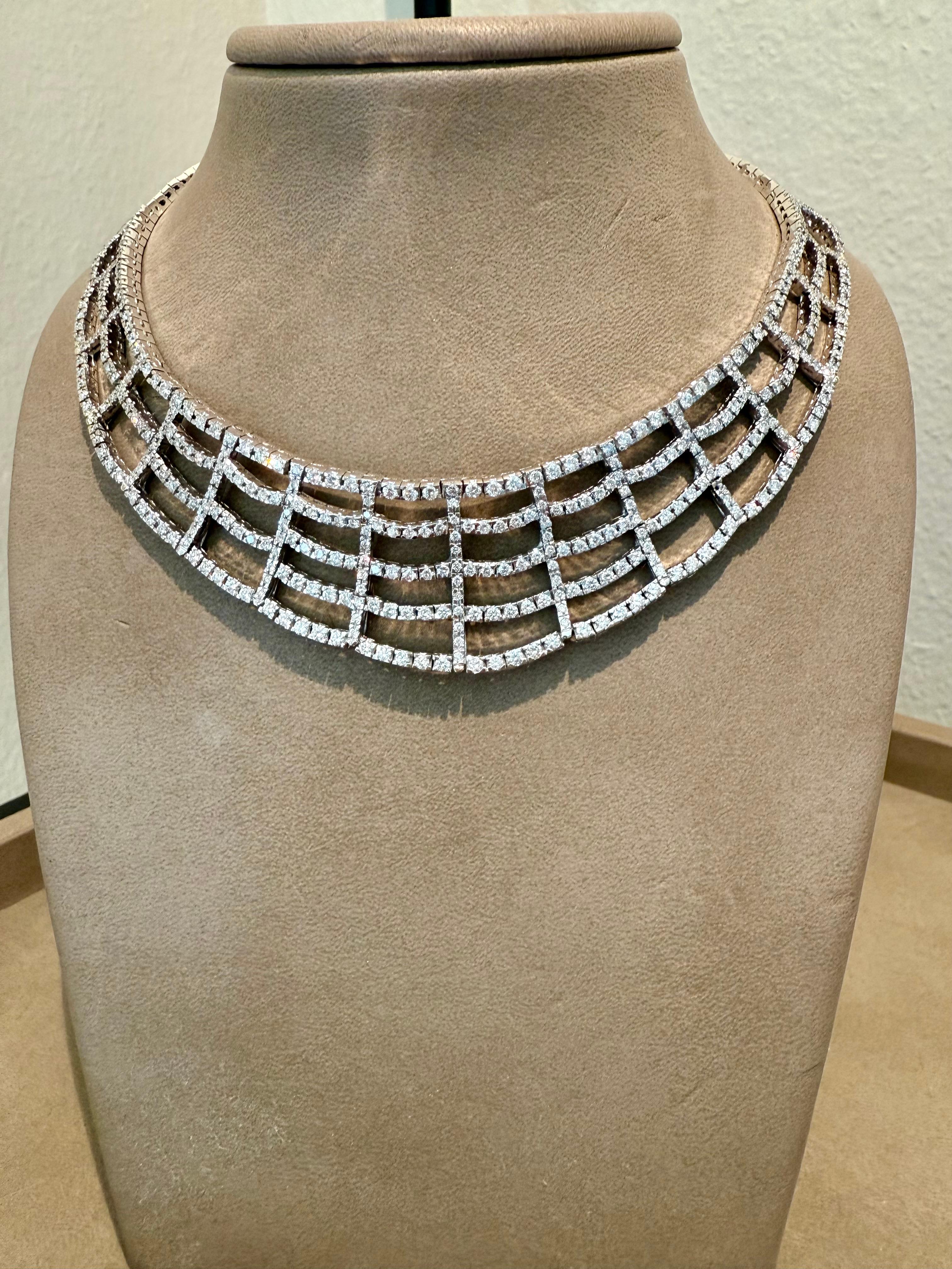 Collana a collare largo con diamanti in oro bianco 18 K. in vendita 2