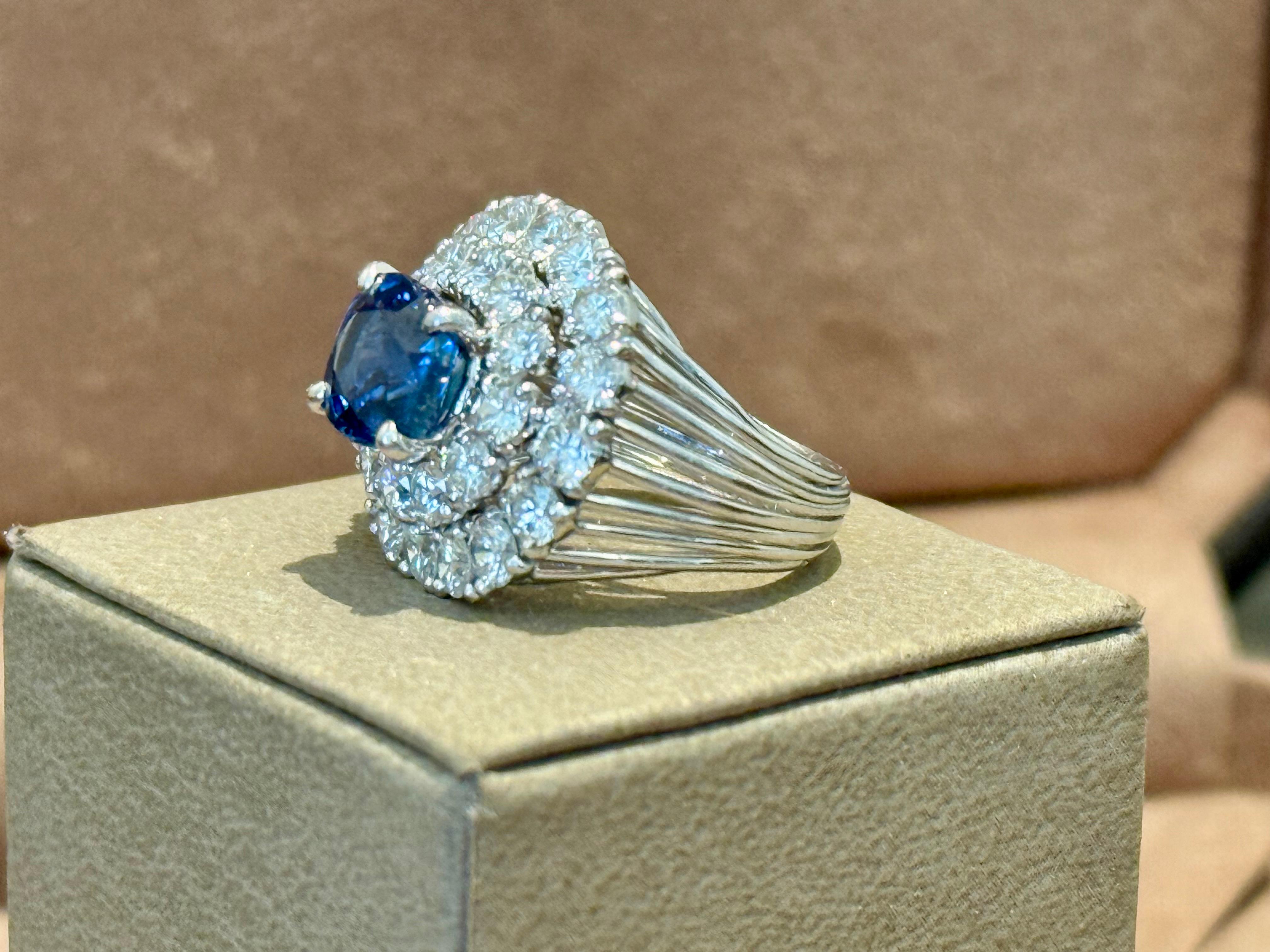 18 K oro blanco doble halo azul Sappire Anillo de cóctel de diamantes Contemporáneo en venta