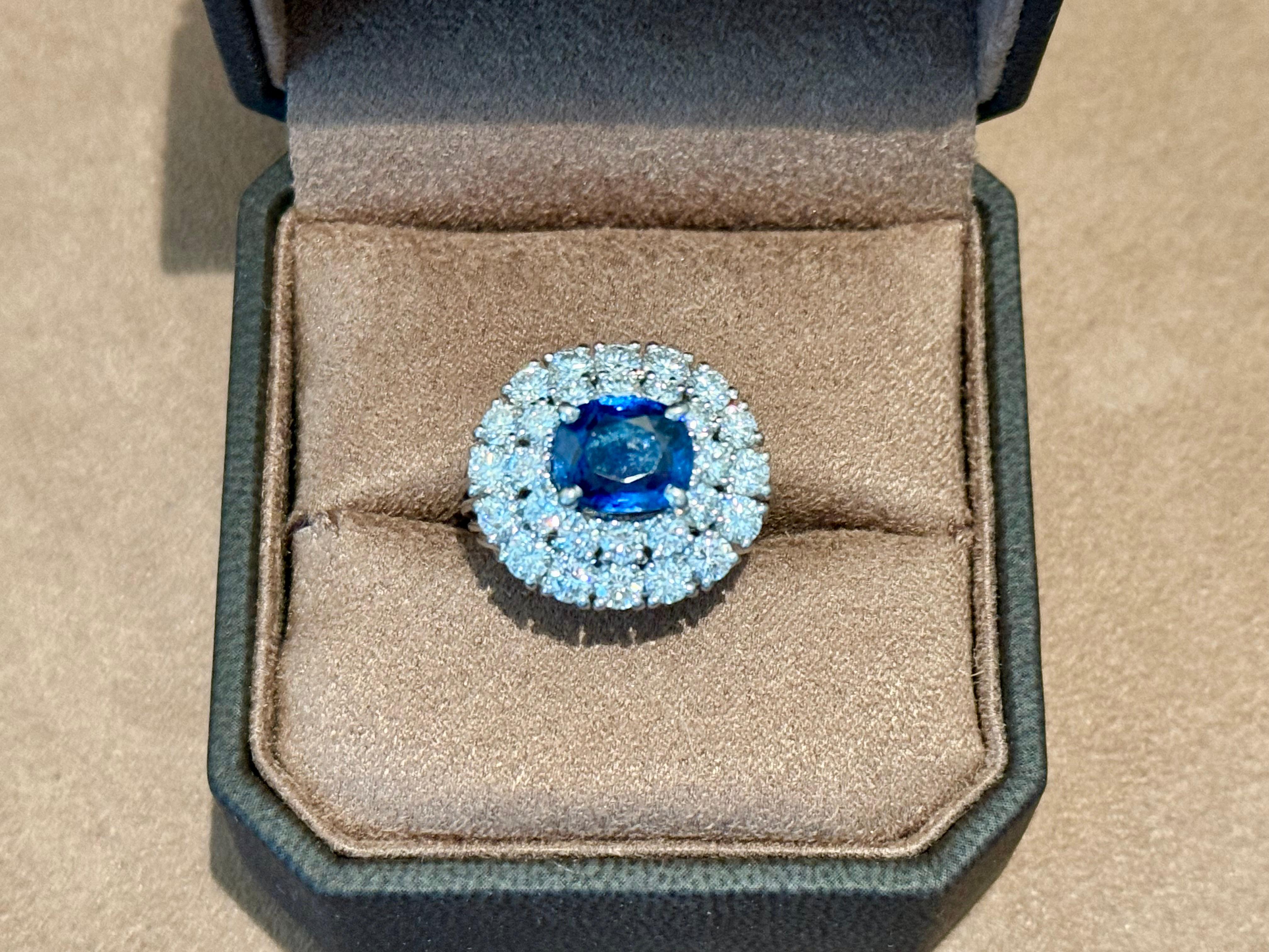 De los hombres 18 K oro blanco doble halo azul Sappire Anillo de cóctel de diamantes en venta