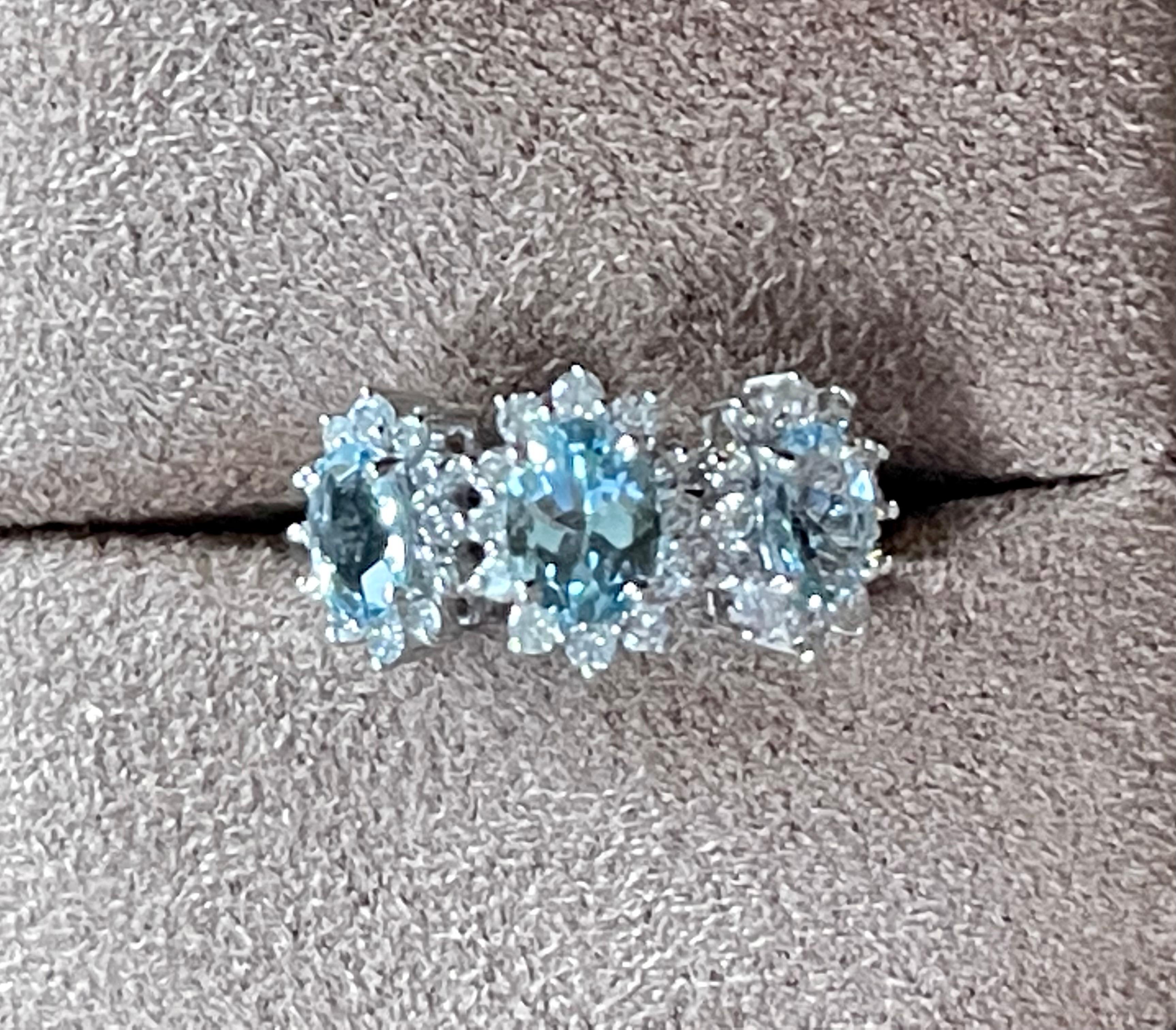 18 K White Gold Fine Aquamarine Diamond Ring For Sale 2