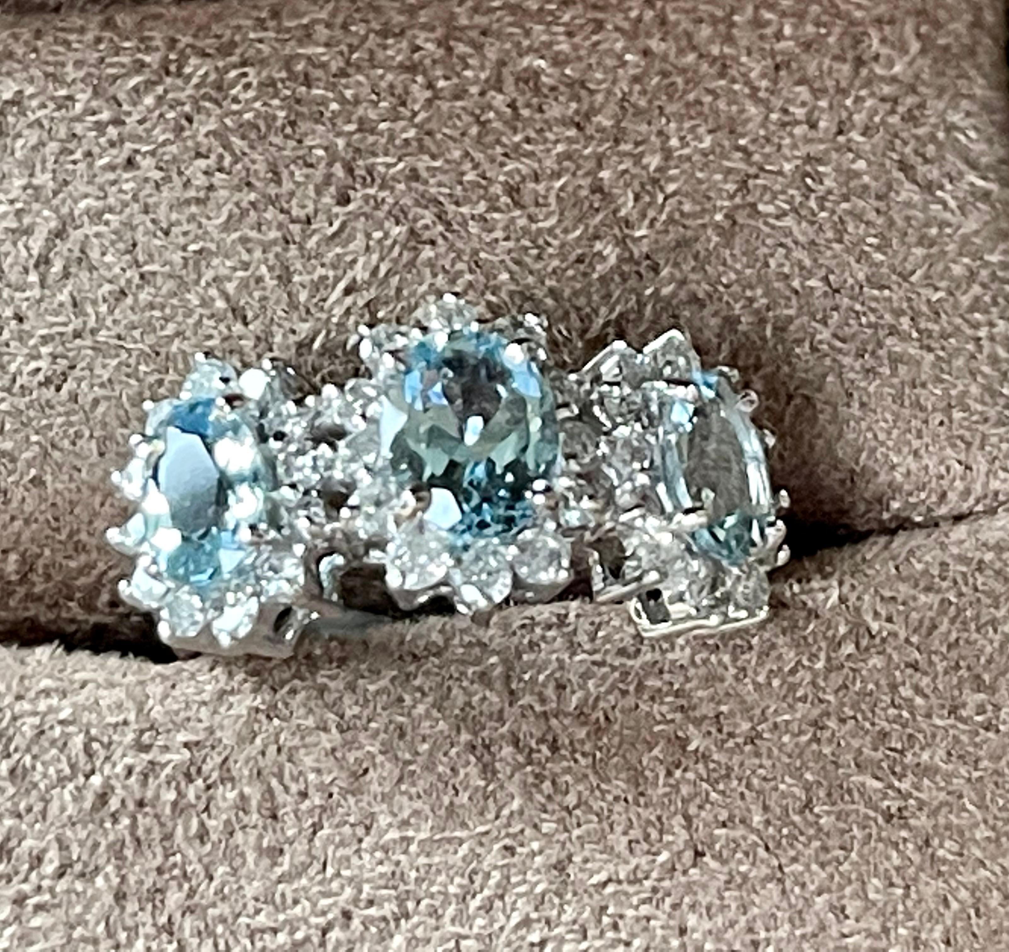 18 K White Gold Fine Aquamarine Diamond Ring For Sale 3
