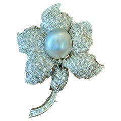 18 K white Gold Flower South Sea Pearl Diamond Brooch