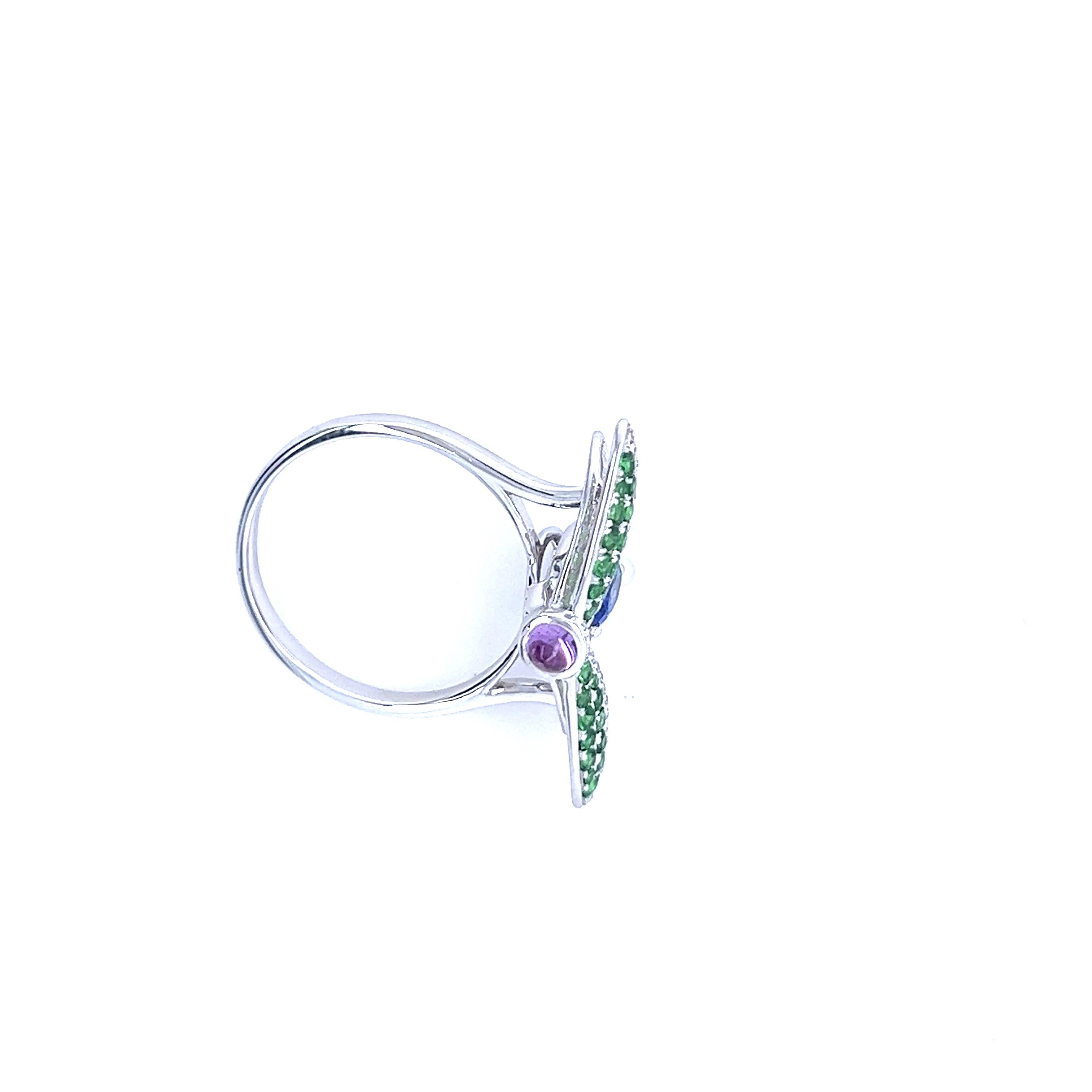 18k White Gold Green Garnet Bee Ring In New Condition For Sale In Hong Kong, HK