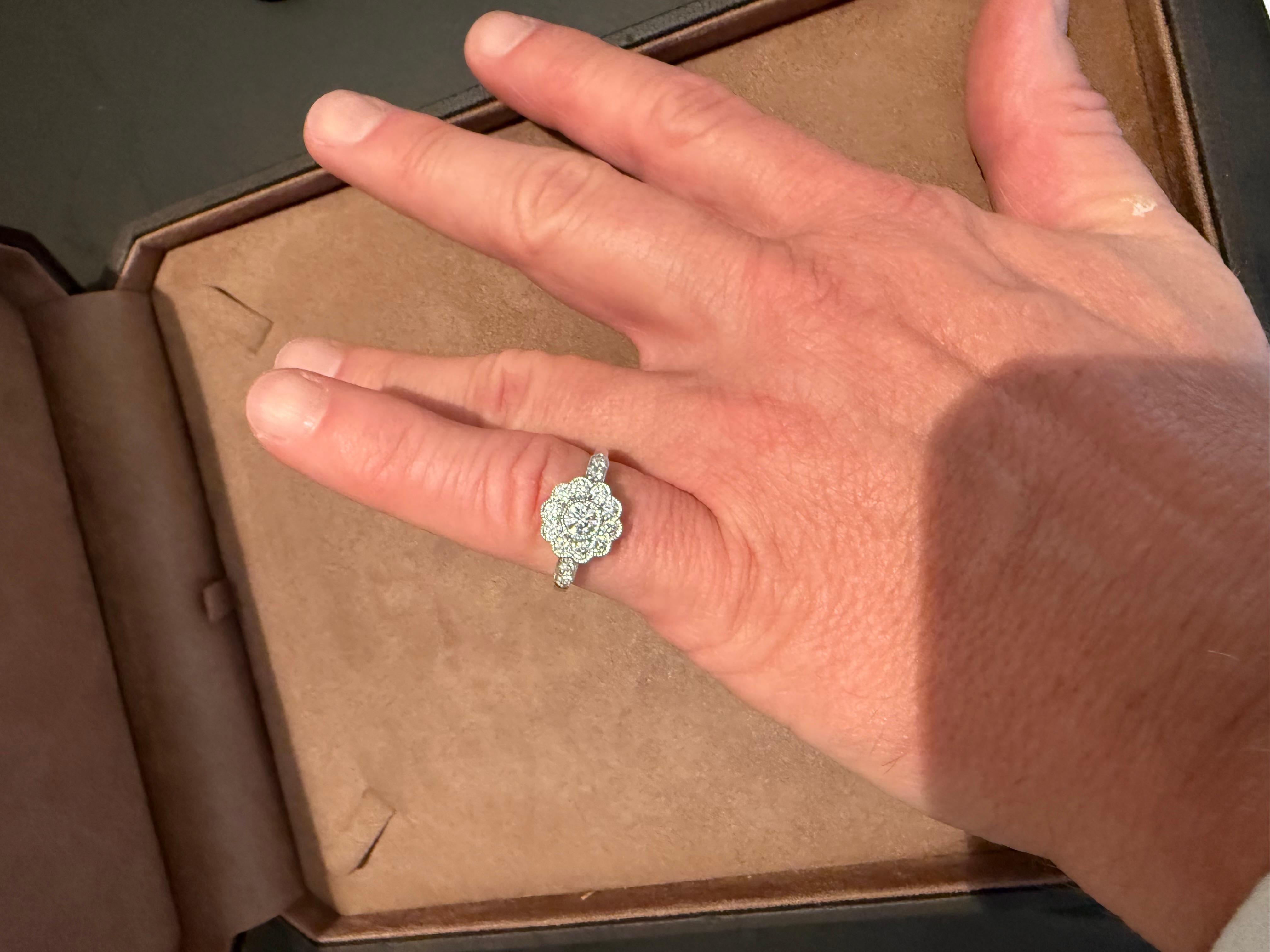 Halo en or blanc 18 K K  Bague de fiançailles en diamant 3