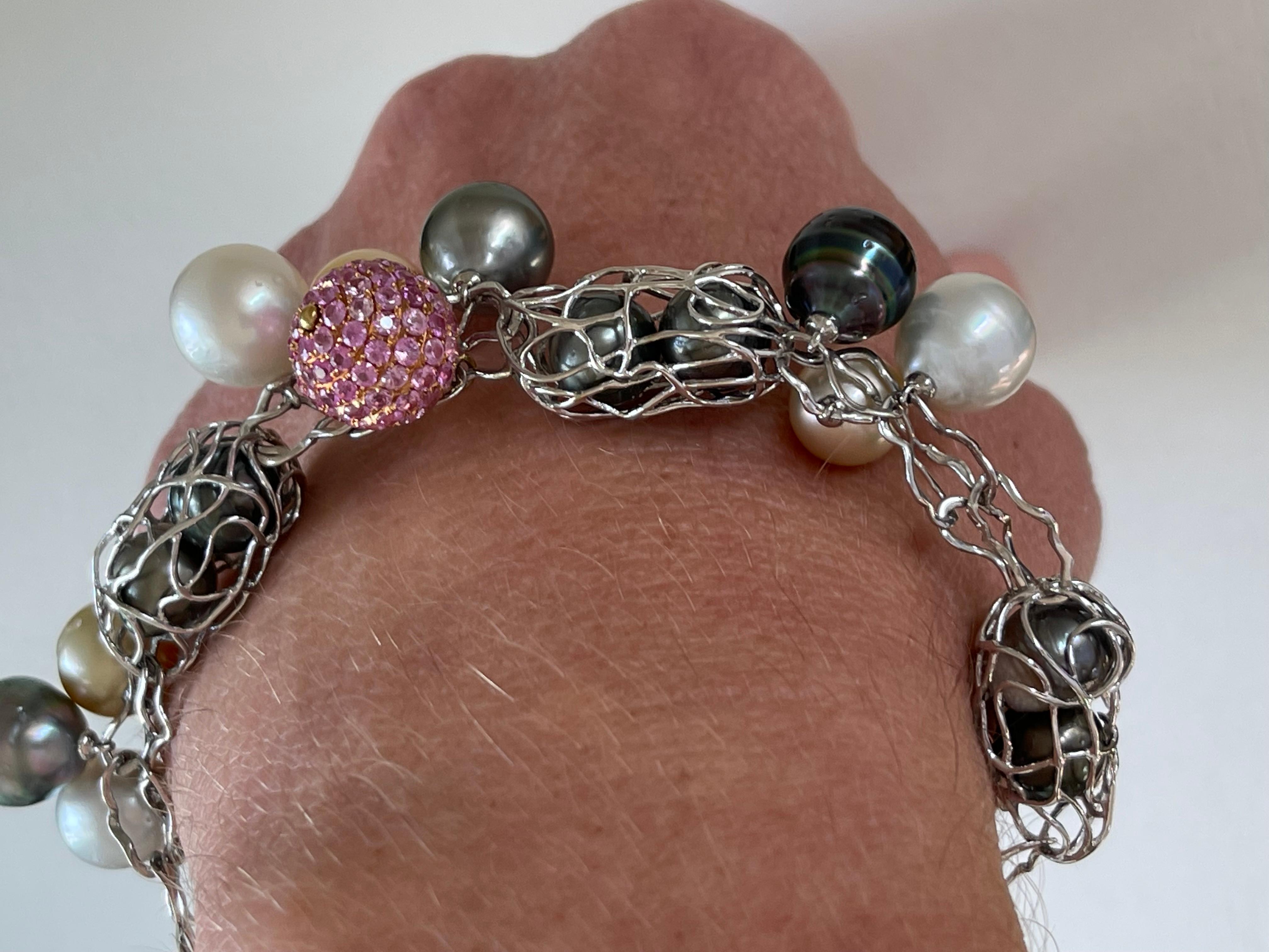 18 K White Gold Interlocking Charm Wire Link Bracelet with Pearls Fancy Sapphire For Sale 6
