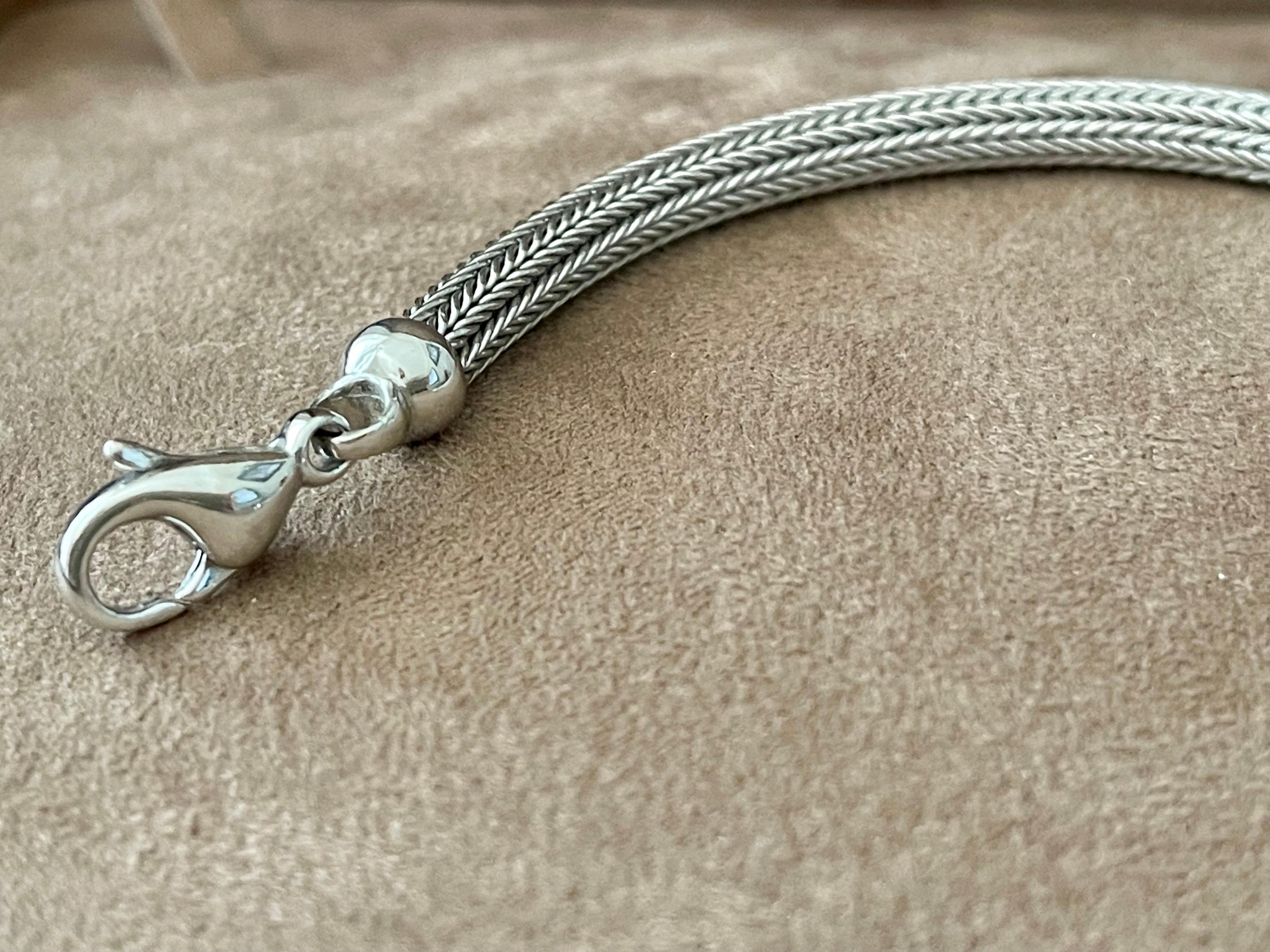 18 K White Gold Knitted Bracelet In Excellent Condition For Sale In Zurich, Zollstrasse