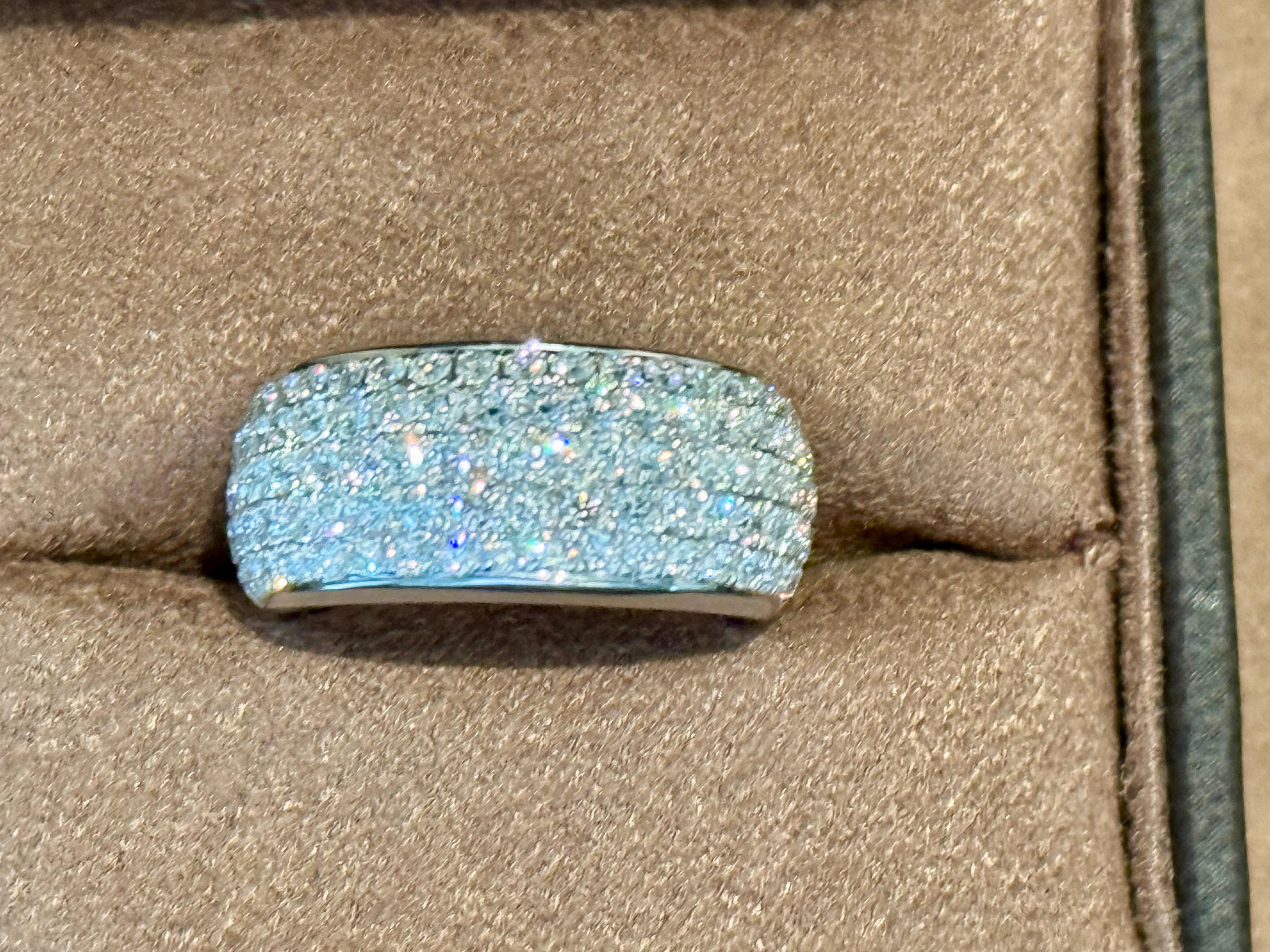 18 K white Gold Pave Diamond Domed Ring In New Condition For Sale In Zurich, Zollstrasse