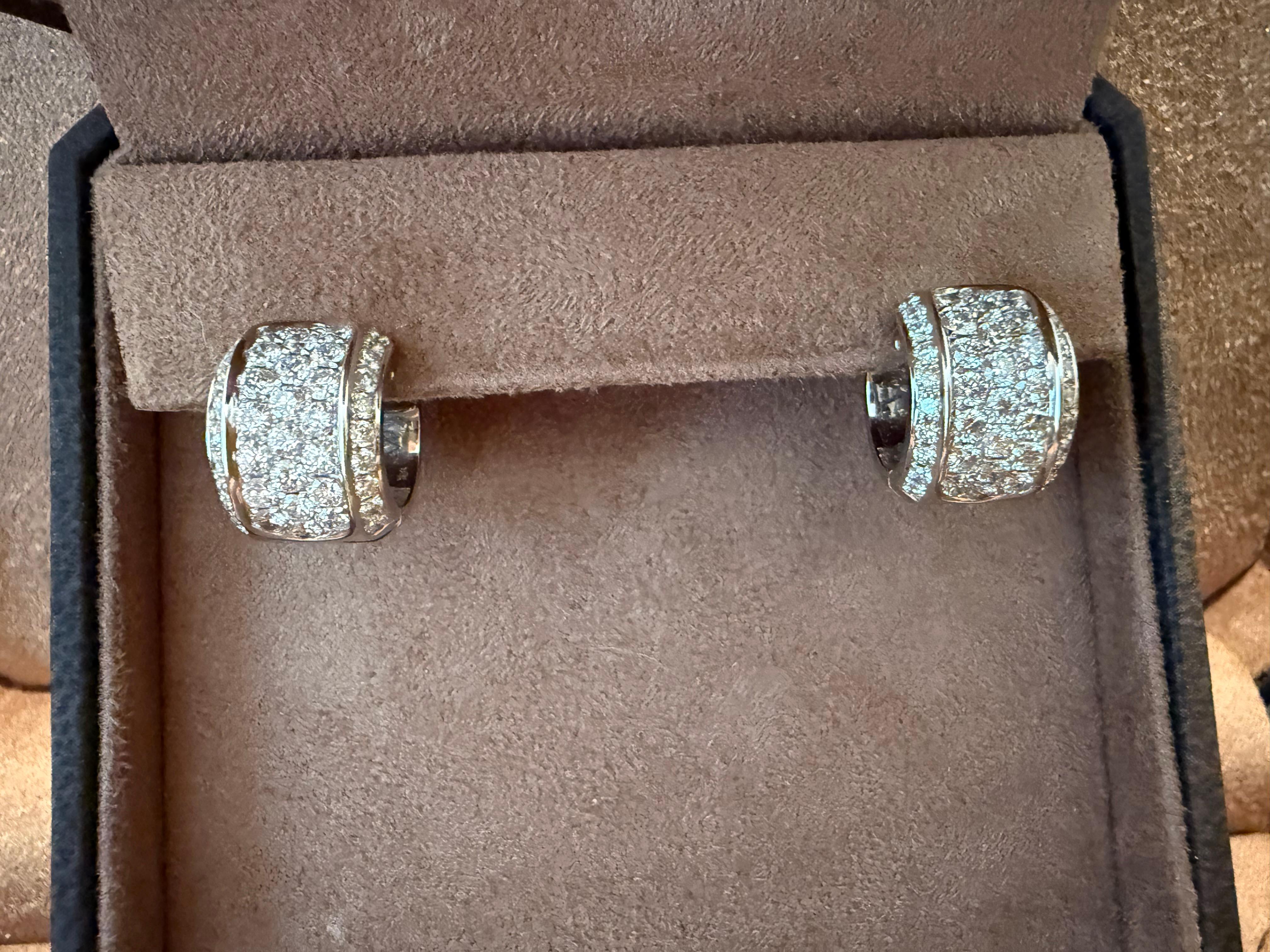 da uomo o donna Orecchini a cerchio con pavé di diamanti in oro bianco 18 K. in vendita