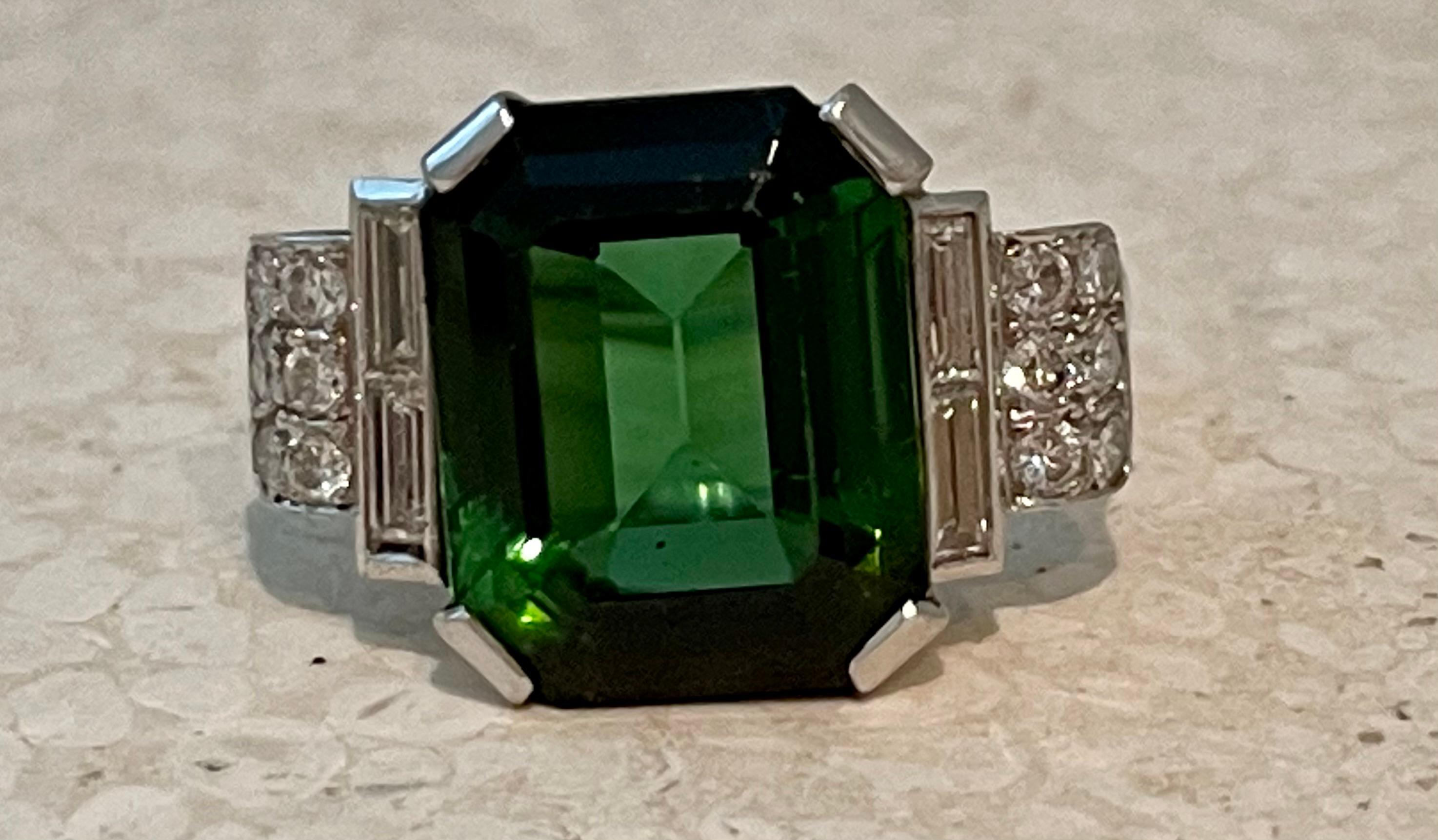 Square Cut 18 K White Gold Retro Vintage Ring Green Tourmaline and Diamonds For Sale