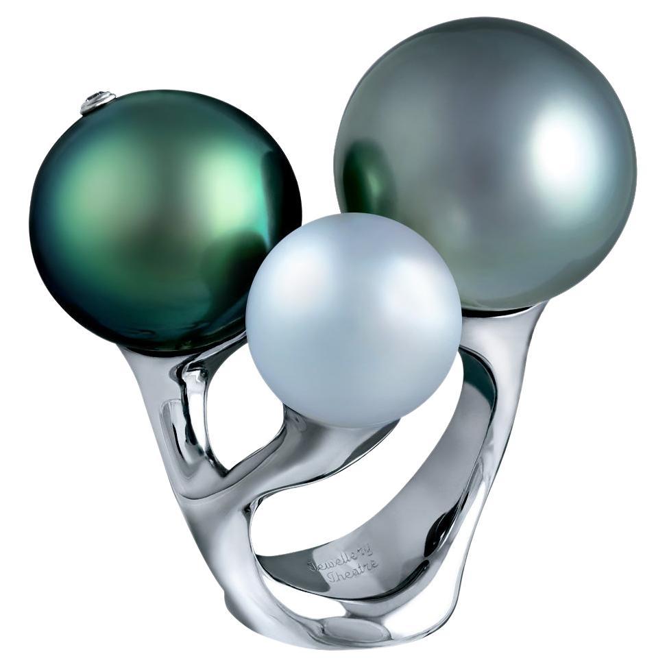 18 K White Gold Ring with White South Sea Pearl, Dark and Grey Tahitian Pearls For Sale