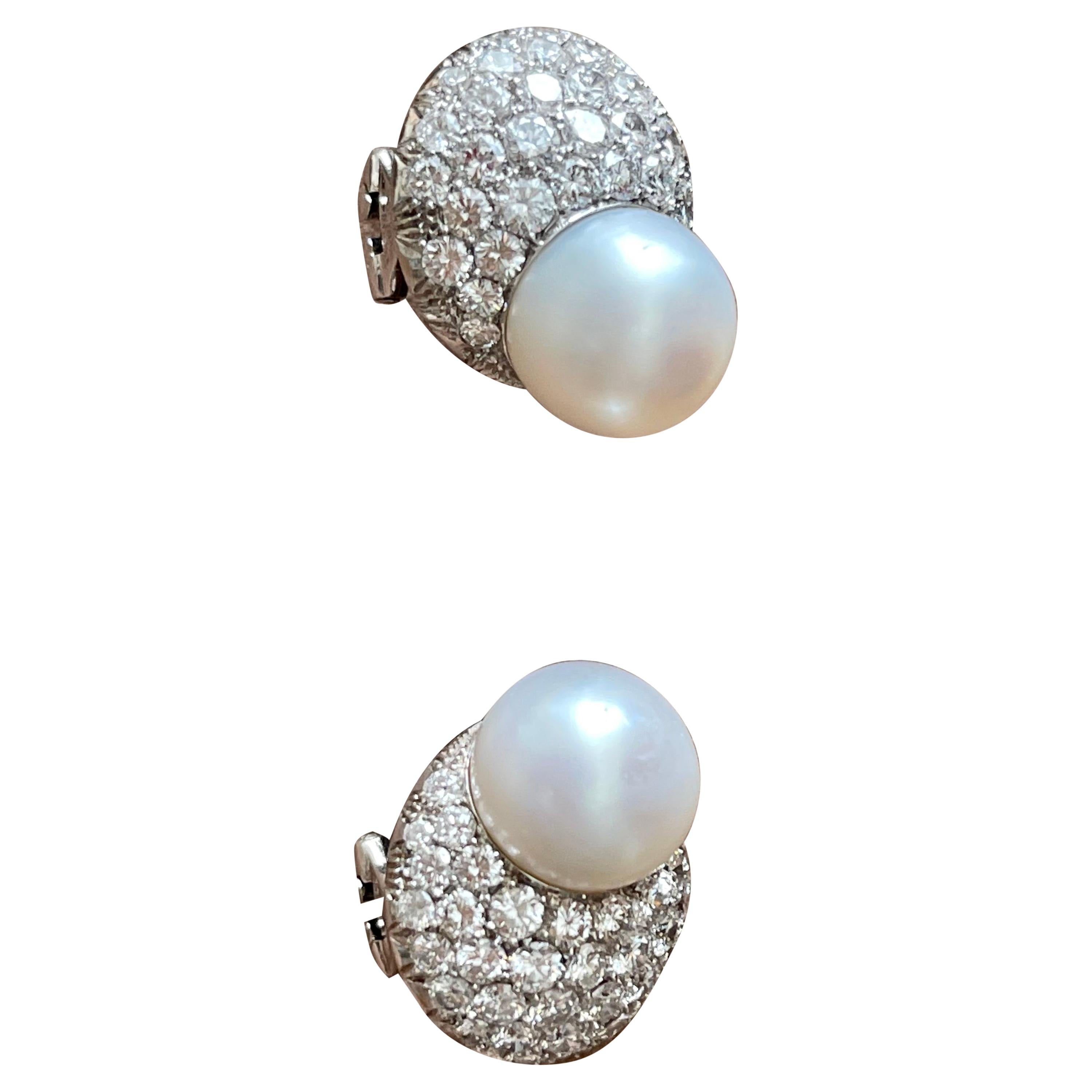 Boucles d'oreilles en or blanc 18 carats avec perles des mers du Sud et diamants