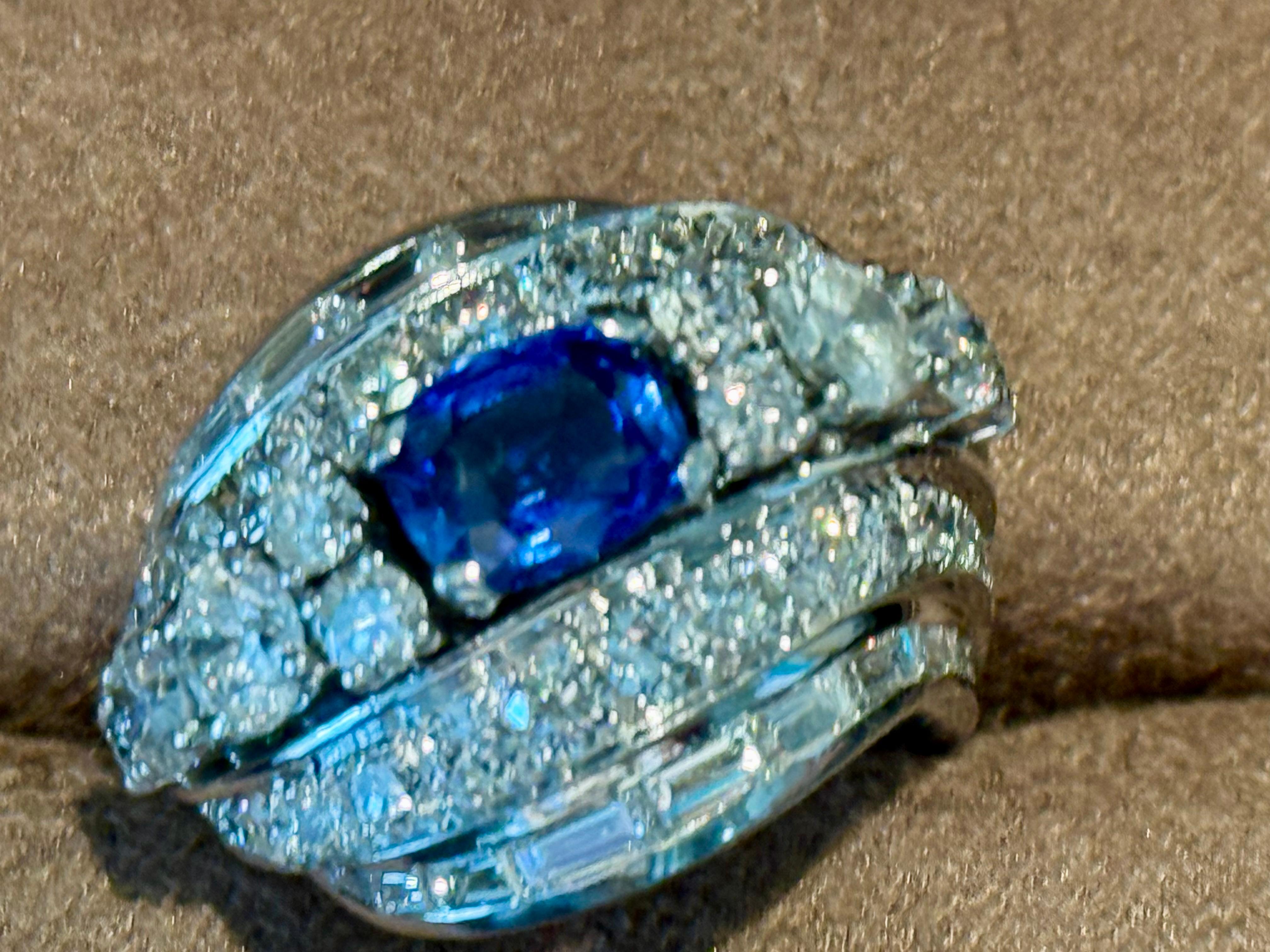 Women's 18 K white Gold  VintagNatural Blue Sapphire and Diamond Platinum Cocktail Ring For Sale