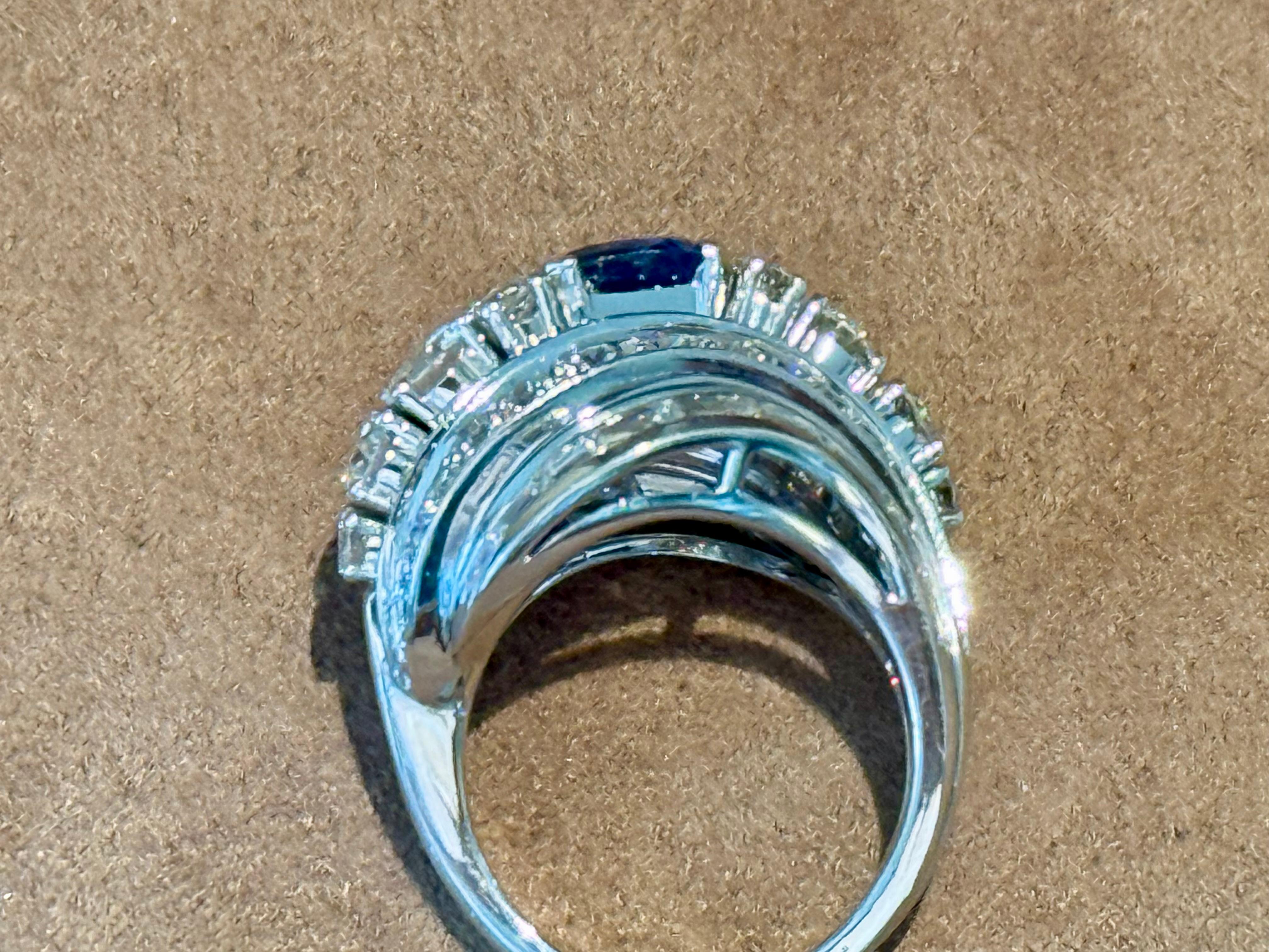 18 K white Gold  VintagNatural Blue Sapphire and Diamond Platinum Cocktail Ring For Sale 1