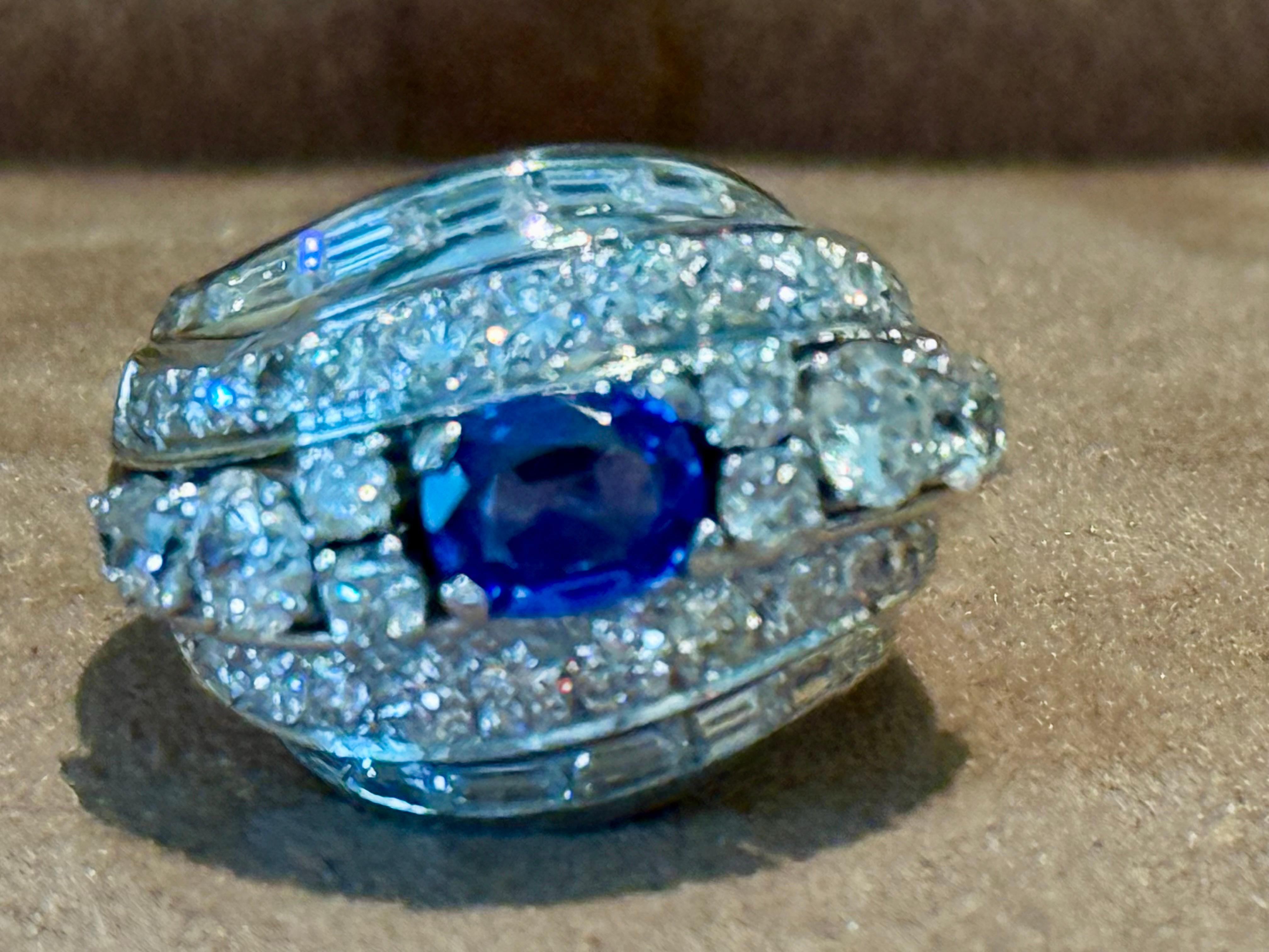 18 K white Gold  VintagNatural Blue Sapphire and Diamond Platinum Cocktail Ring For Sale 4