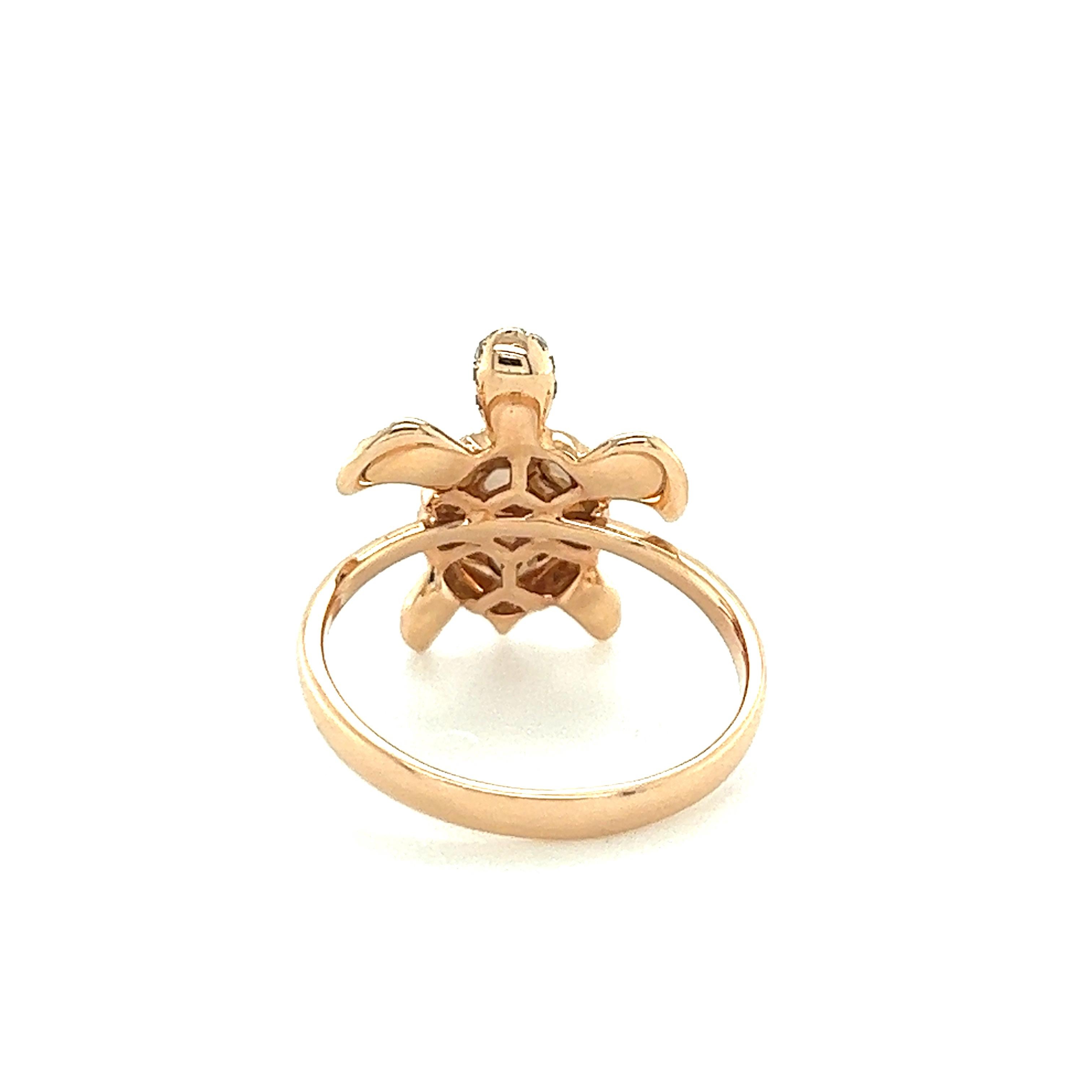 Moderne Bague tortue en or blanc 18 carats avec perles blanches en vente