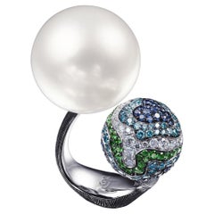 18 K White Gold White South Sea Pearl, Diamonds, Sapphires and Tsavorites Ring