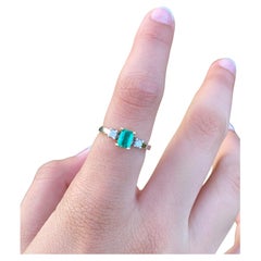 18 k White gold & yellow gold Colombian
Emerald ring 0.50 ct / GIA certificate