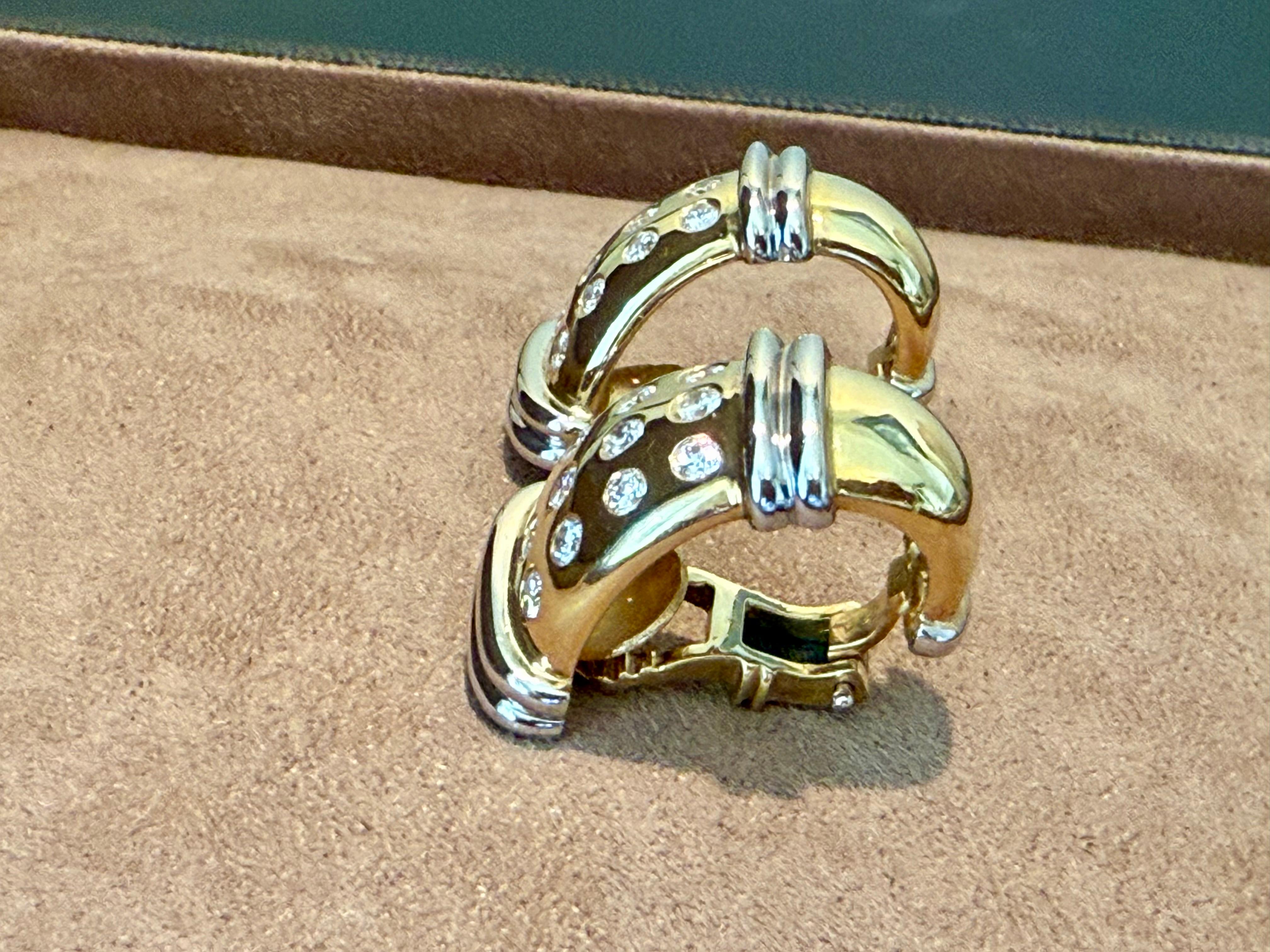 Ohrringe aus 18 K Weißgelbgold mit Diamanten und zweifarbigem Gold zum Anstecken im Zustand „Gut“ im Angebot in Zurich, Zollstrasse