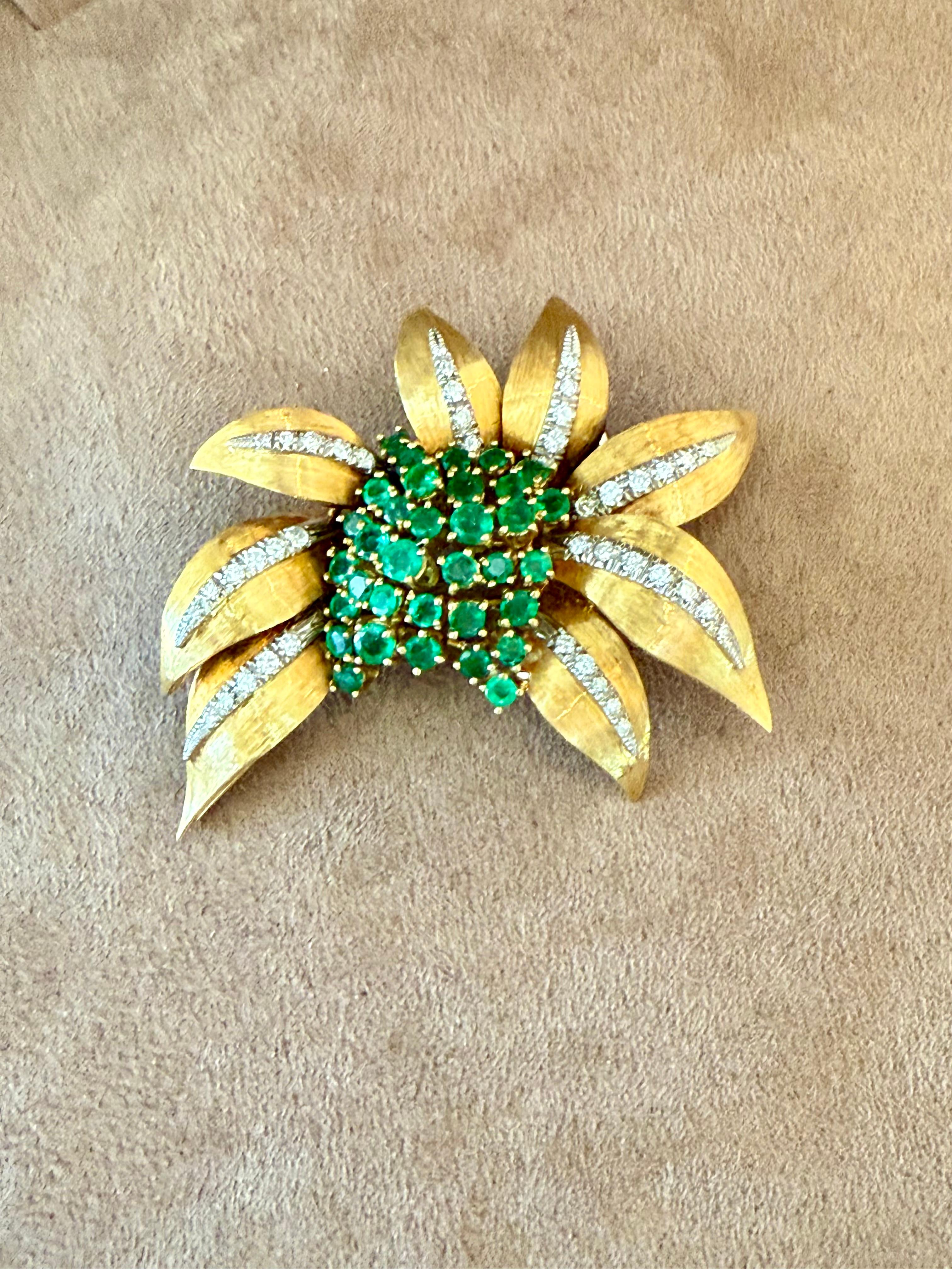 Round Cut 18 K yellow and white Gold 1960 Vintage Emerald Diamond Brooch For Sale