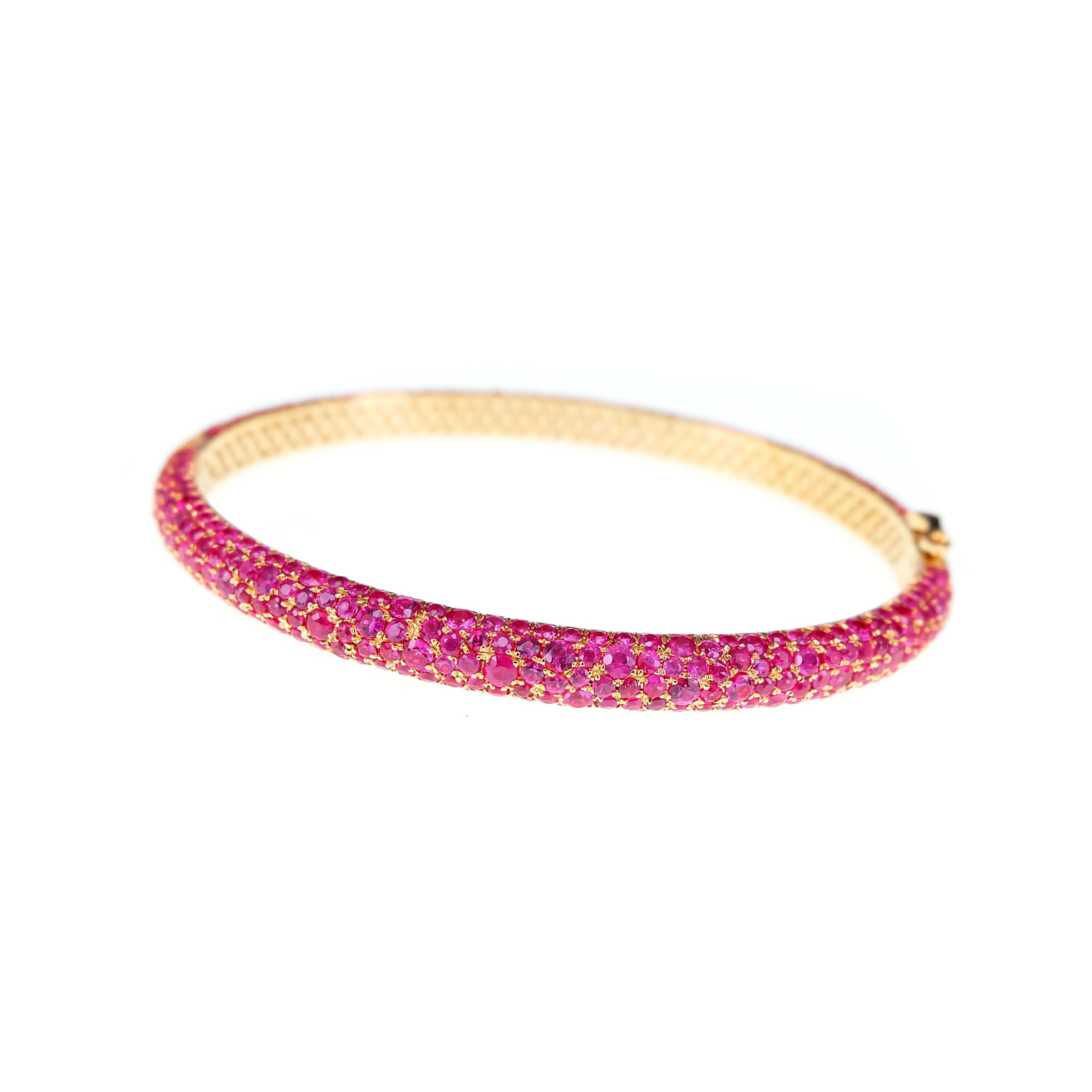 18 Karat Yellow Gold 10.42 Carat Red Hot Ruby Eternity Bracelet In New Condition In Hung Hom, HK