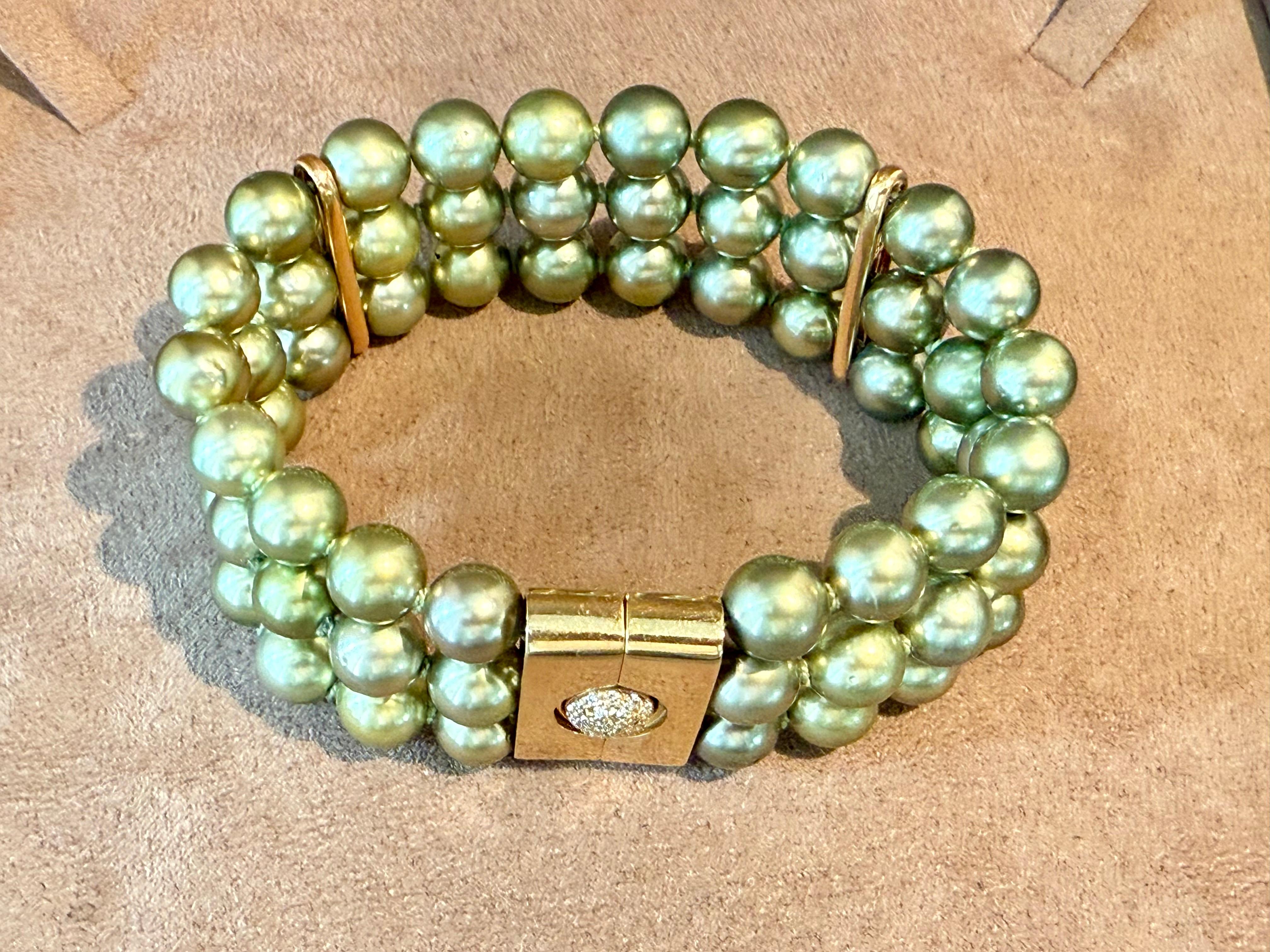 18 K yellow Gold 3 row Pistachio green Tahitinan Pearl Diamond Bracelet For Sale 4