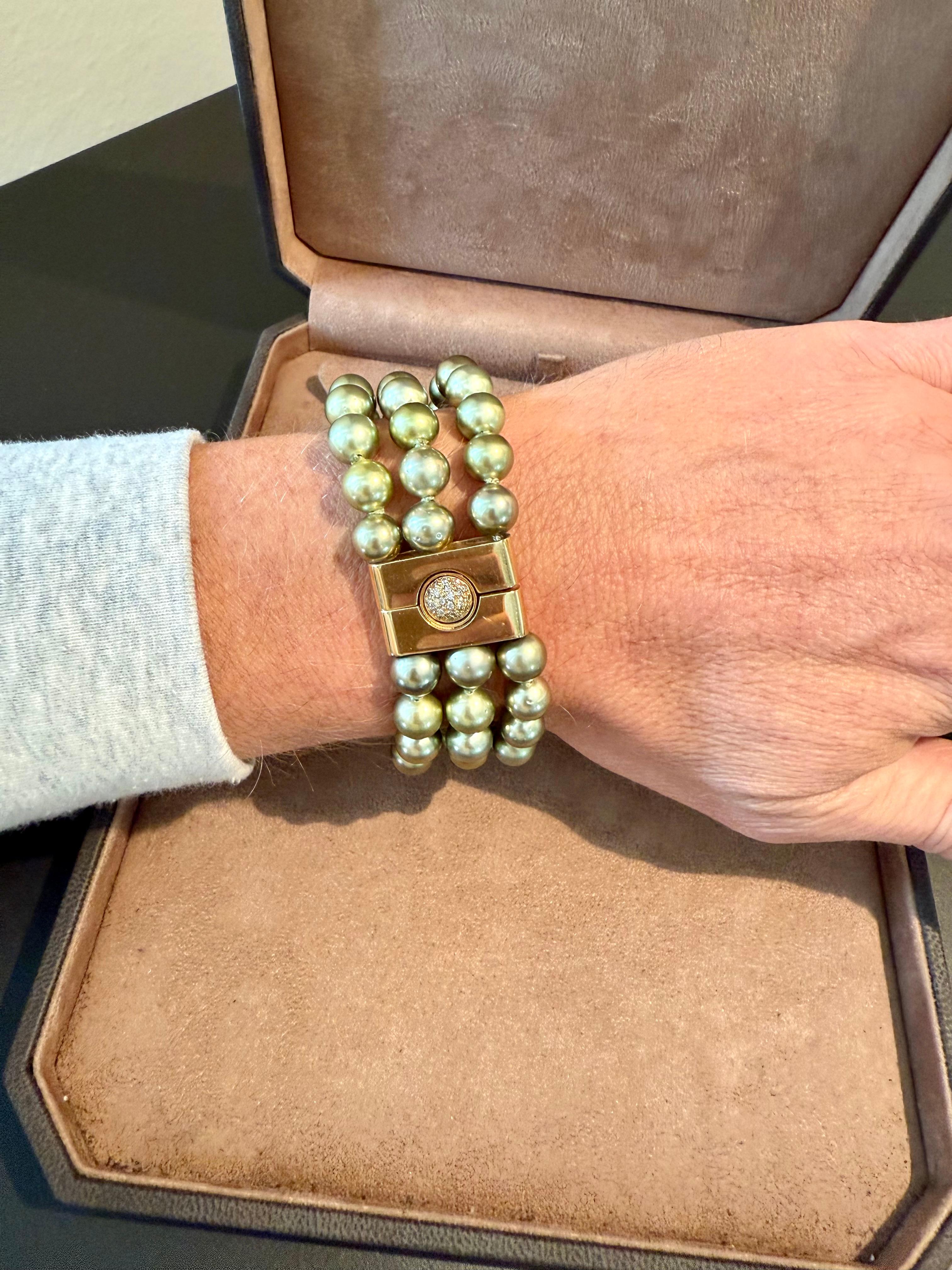 18 K yellow Gold 3 row Pistachio green Tahitinan Pearl Diamond Bracelet For Sale 5