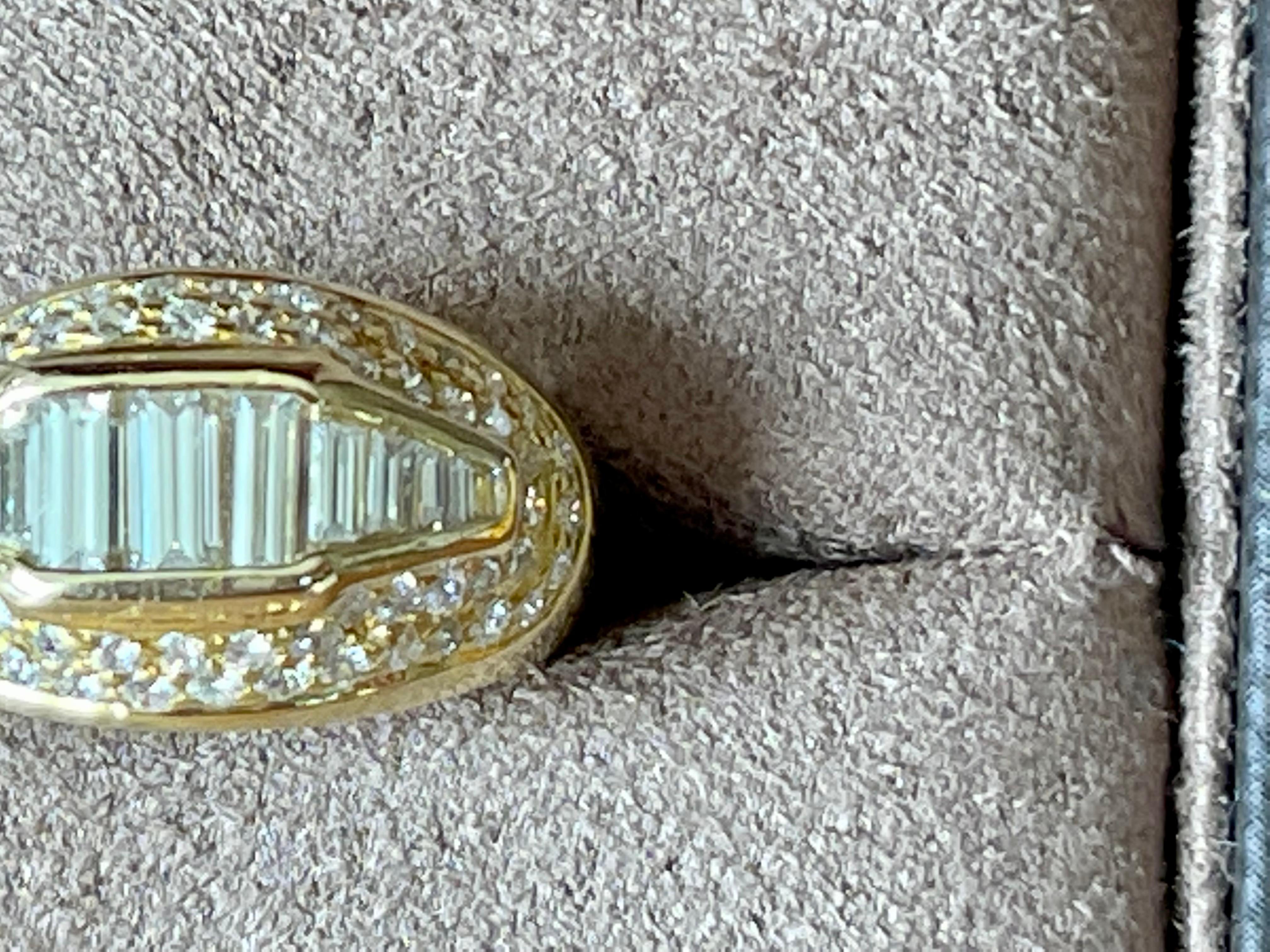 18 K Yellow Gold Band Ring Baguettes & Diamonds In Good Condition For Sale In Zurich, Zollstrasse