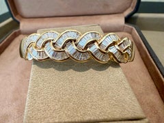 18 K yellow Gold bangle Baguette Diamonds 1980's