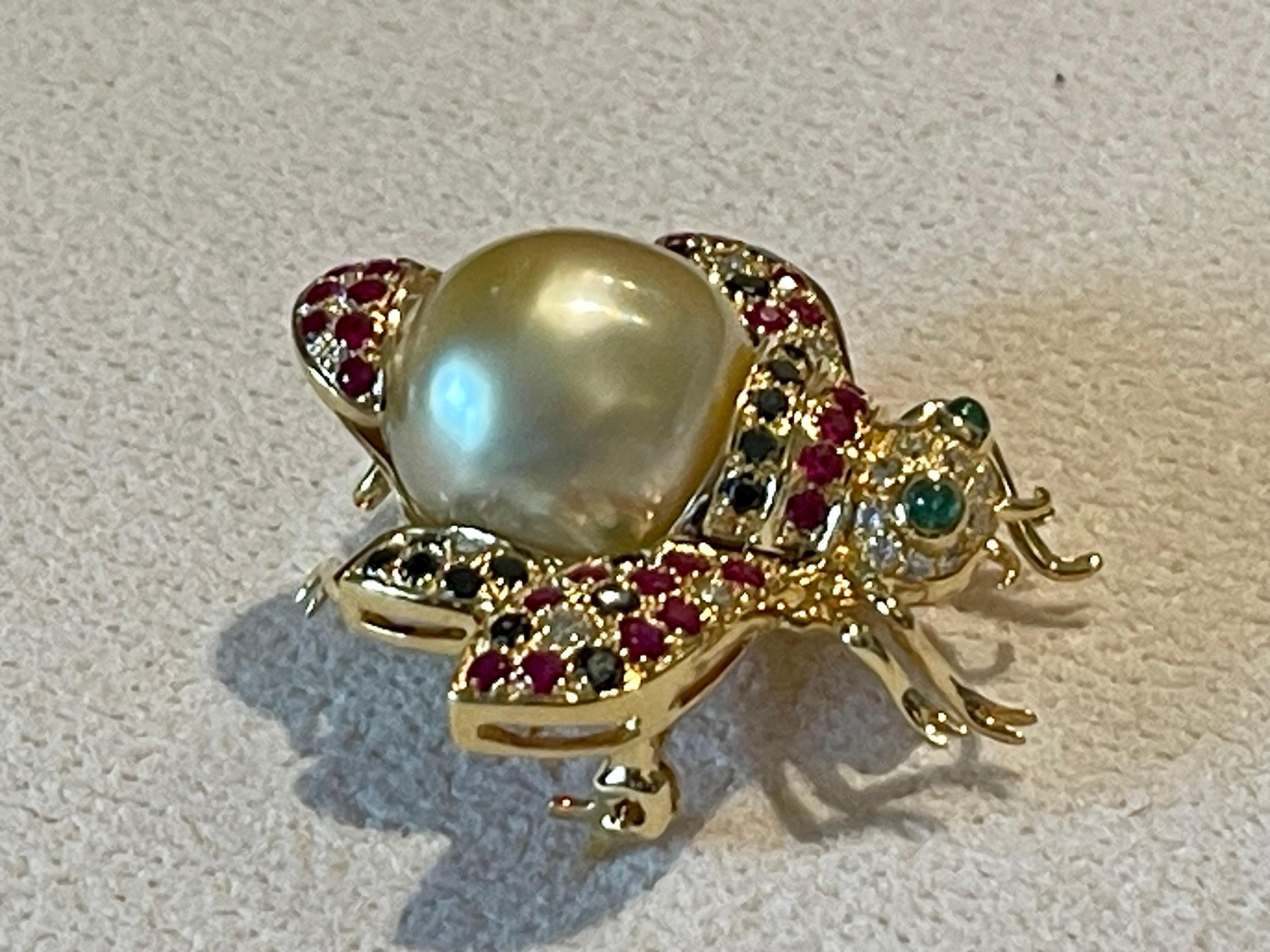 Contemporary 18 K yellow Gold bee brooch golden South Sea Pearl Diamond Emerald Ruby For Sale