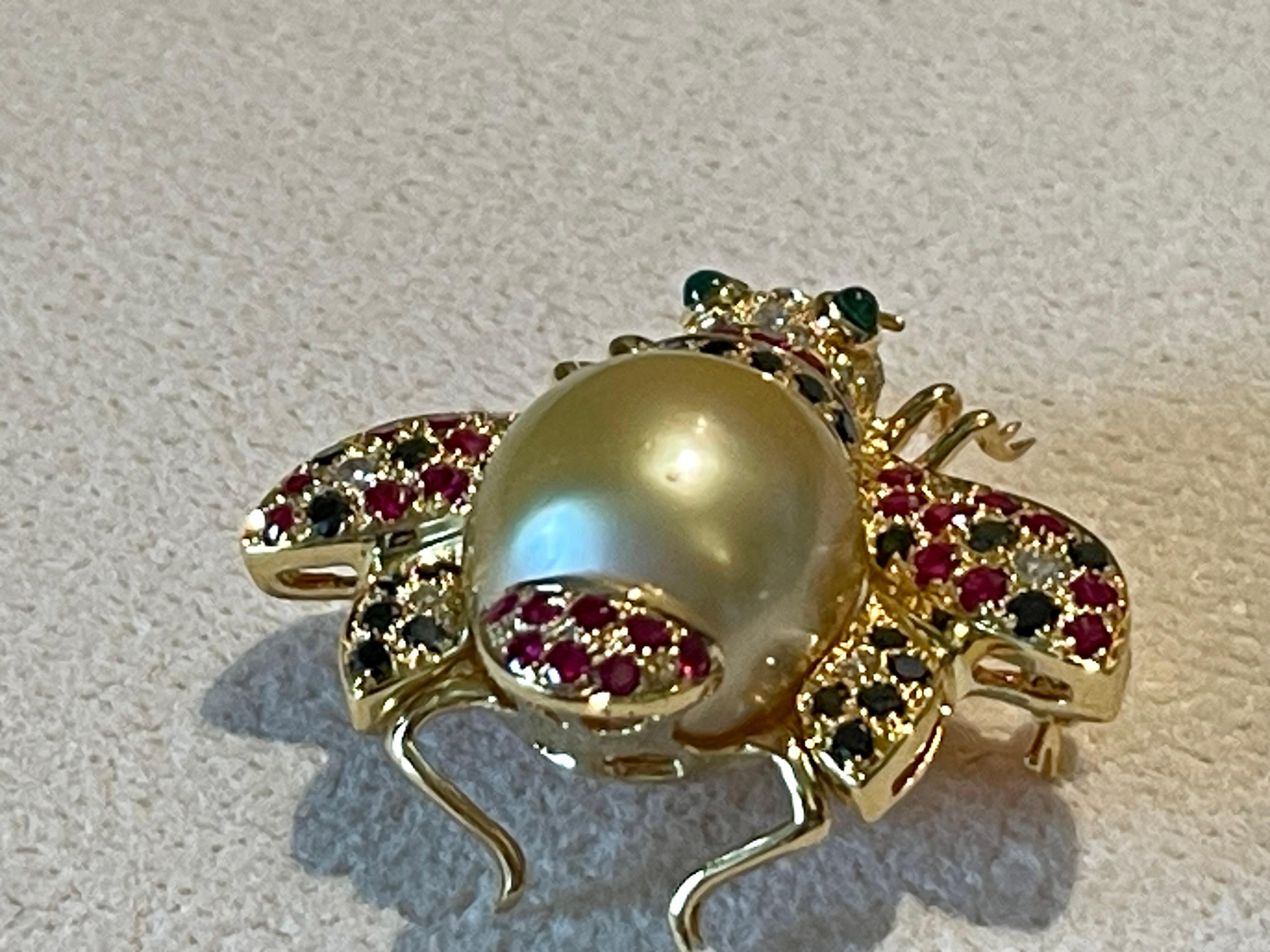 Brilliant Cut 18 K yellow Gold bee brooch golden South Sea Pearl Diamond Emerald Ruby For Sale