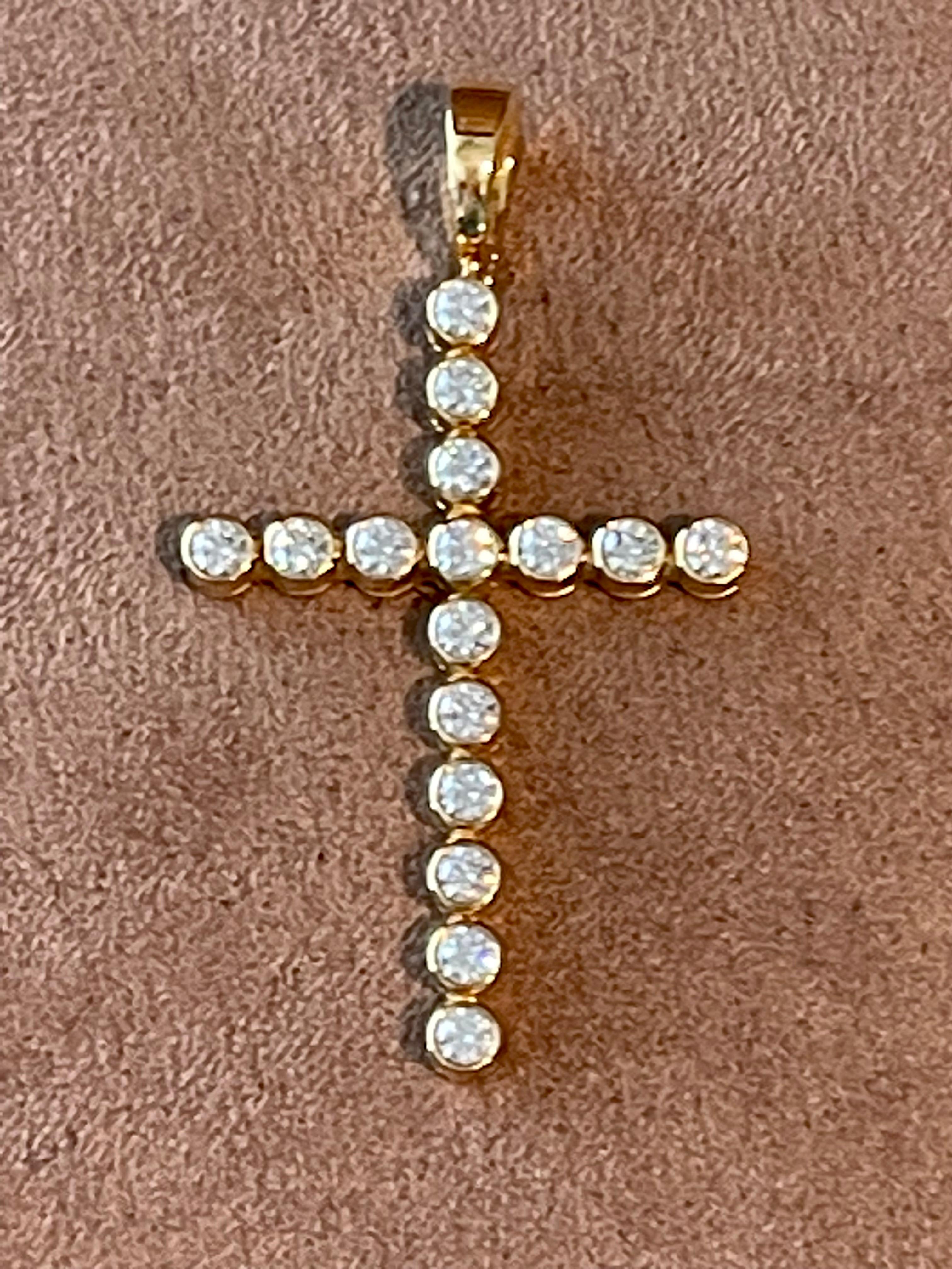 18K Yellow Gold Diamond Cross Pendant Gubelin Lucerne For Sale 5