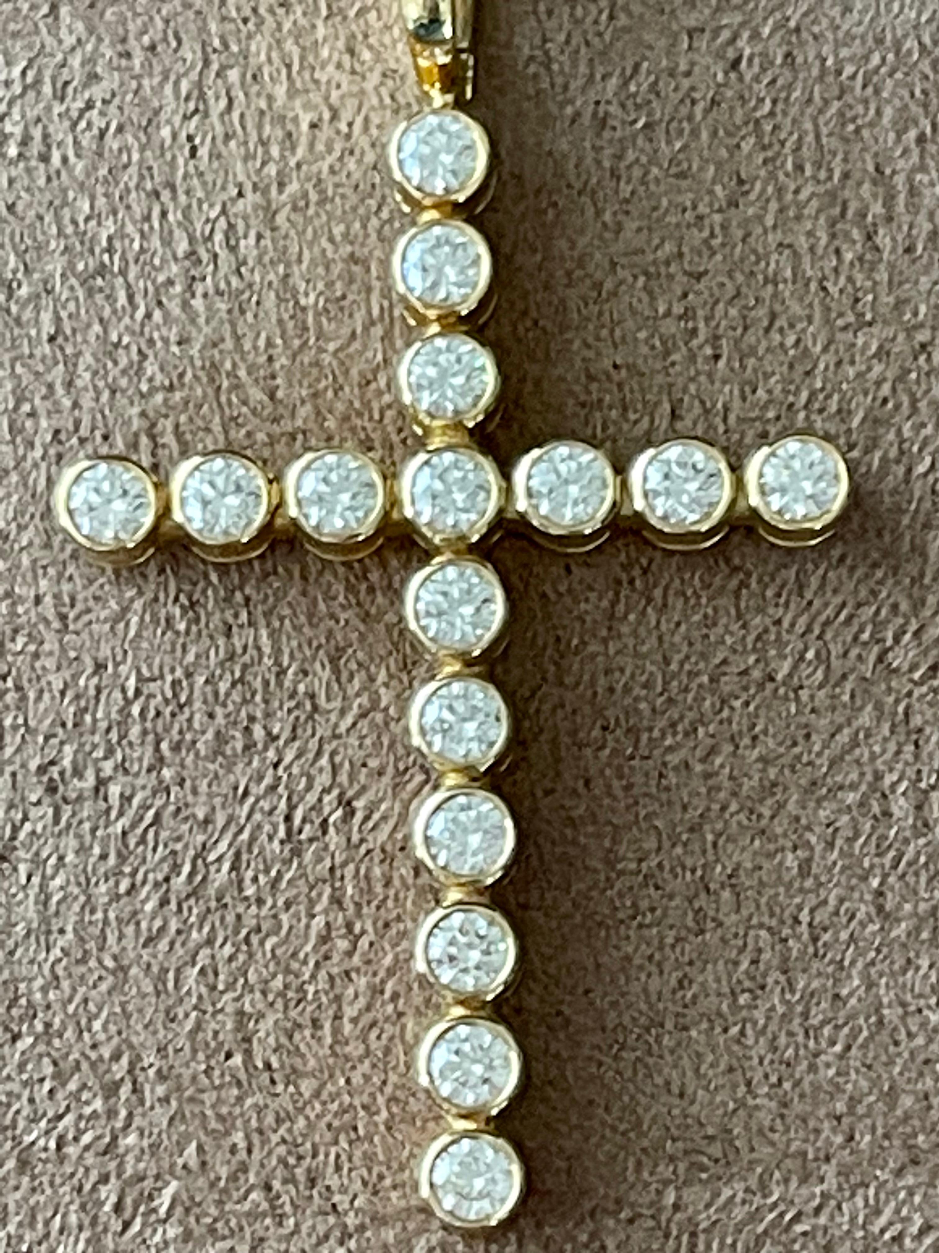 Contemporary 18K Yellow Gold Diamond Cross Pendant Gubelin Lucerne For Sale