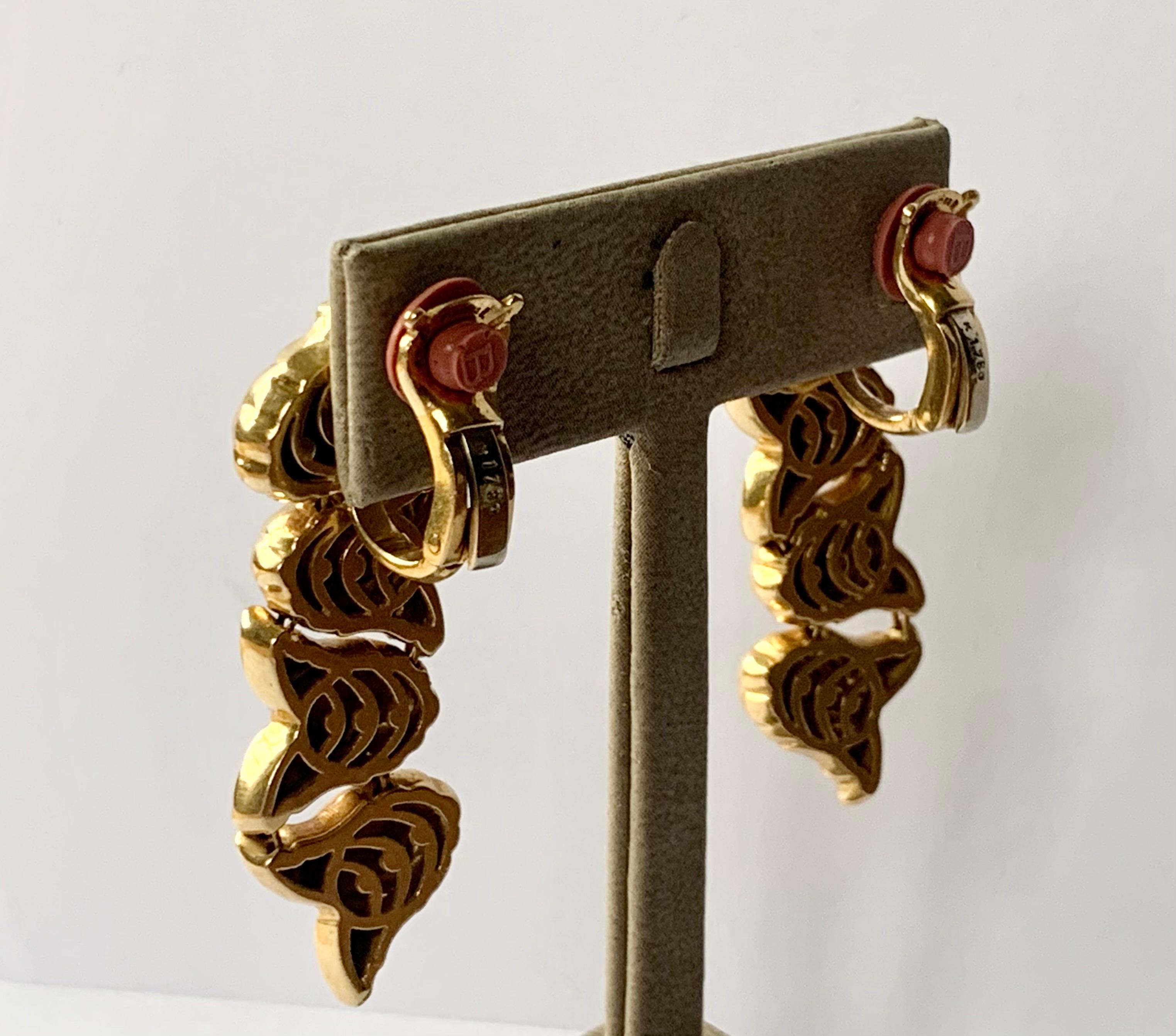 18 K Yellow Gold Earclips by Marina B, ca. 1980 with Fish Motives In Good Condition For Sale In Zurich, Zollstrasse
