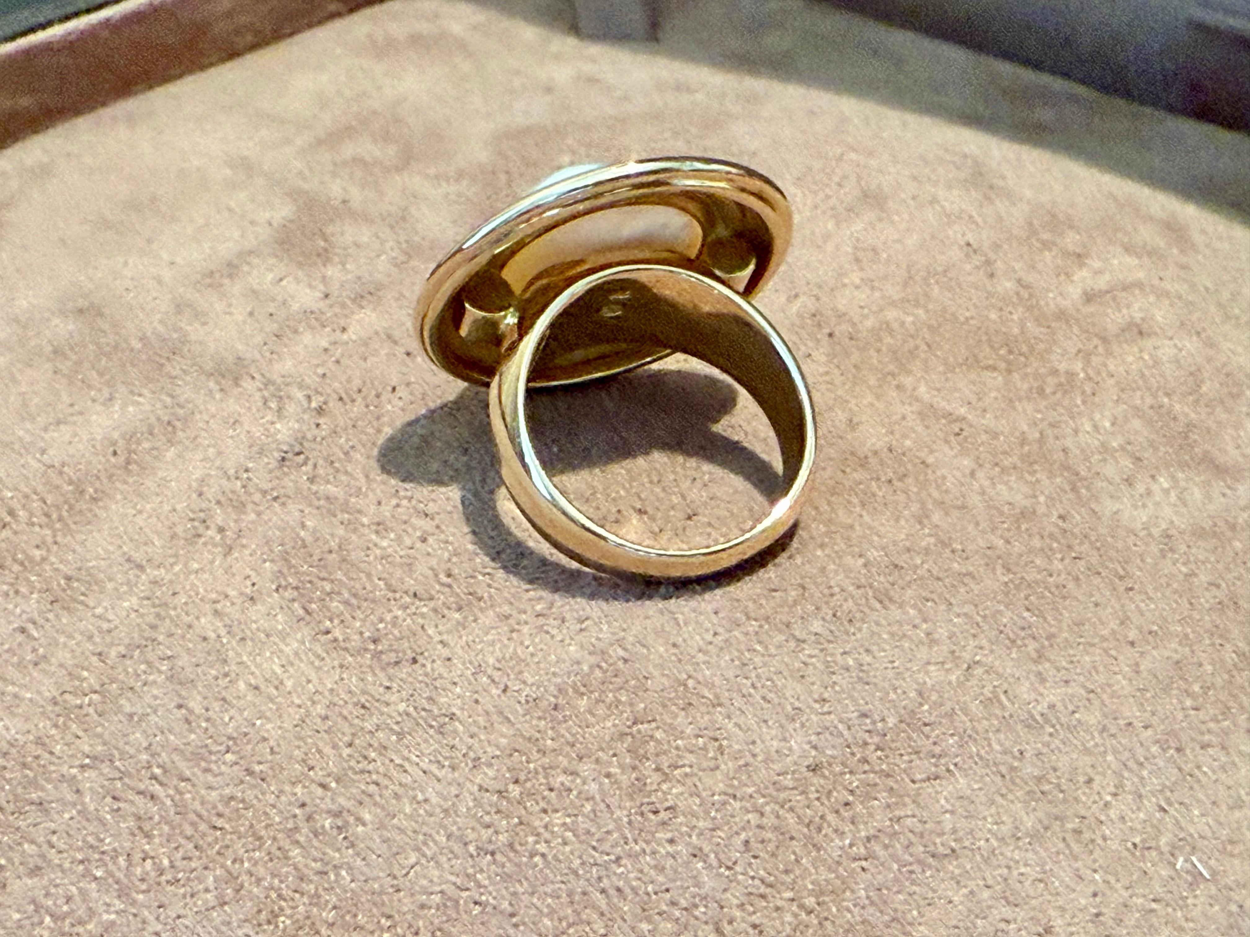 Contemporaneo Anello con perle Mabe in oro giallo 18 K. Gubelin Lucerne Svizzera in vendita