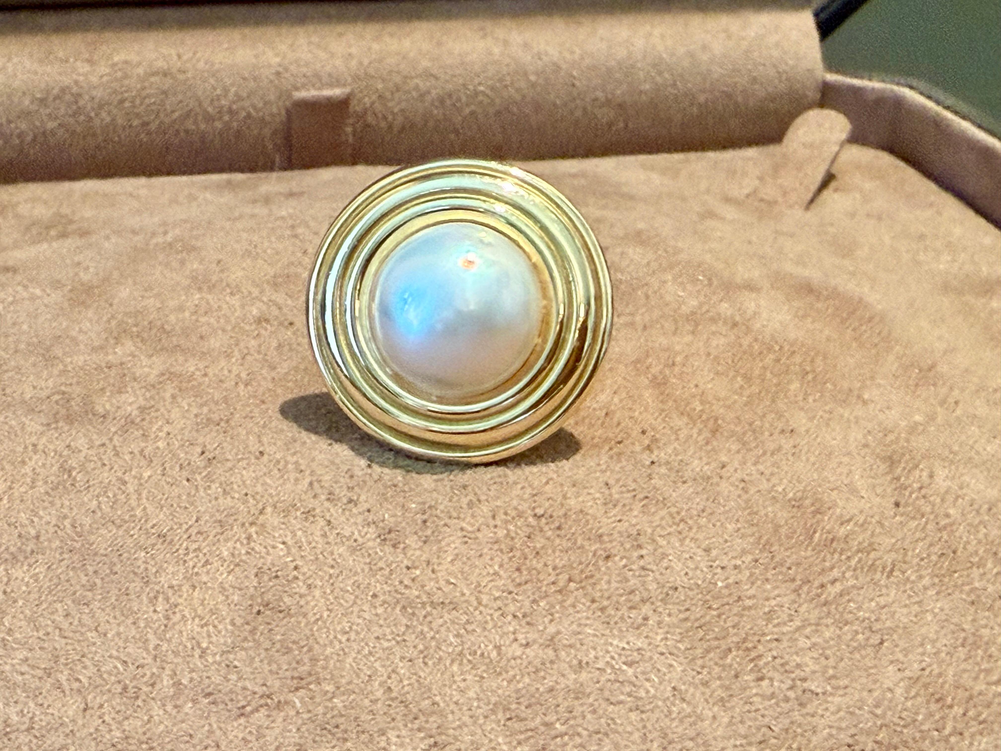 Donna Anello con perle Mabe in oro giallo 18 K. Gubelin Lucerne Svizzera in vendita