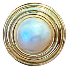 18 K yellow Gold Mabe Pearl Ring Gubelin Lucerne Switzerland 18 K yellow Gold Mabe Pearl Ring Gubelin Lucerne Switzerland