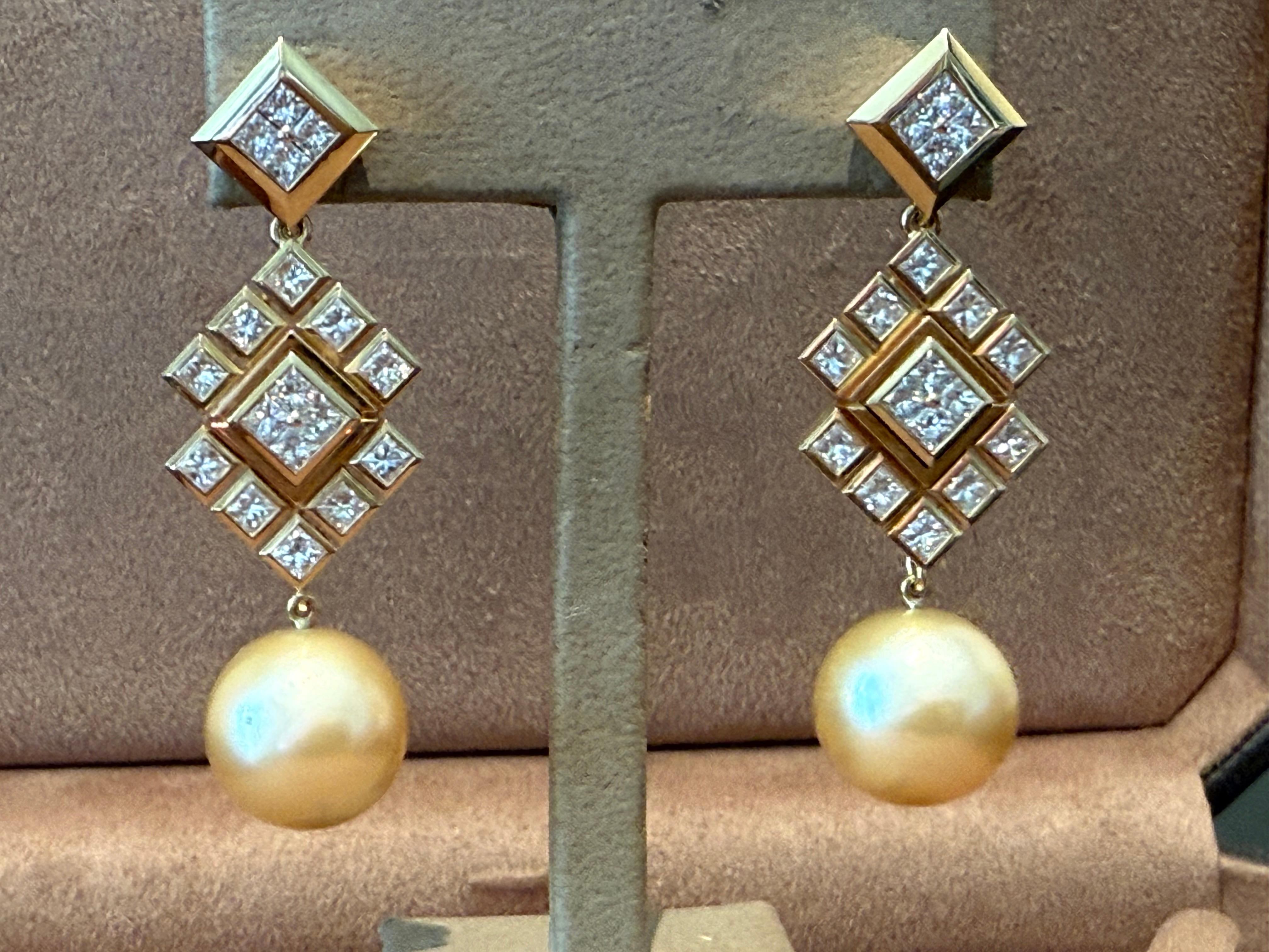 Or jaune 18 K Boucles d'oreilles perles diamants taille princesse Majo Fruithof Zurich en vente 5