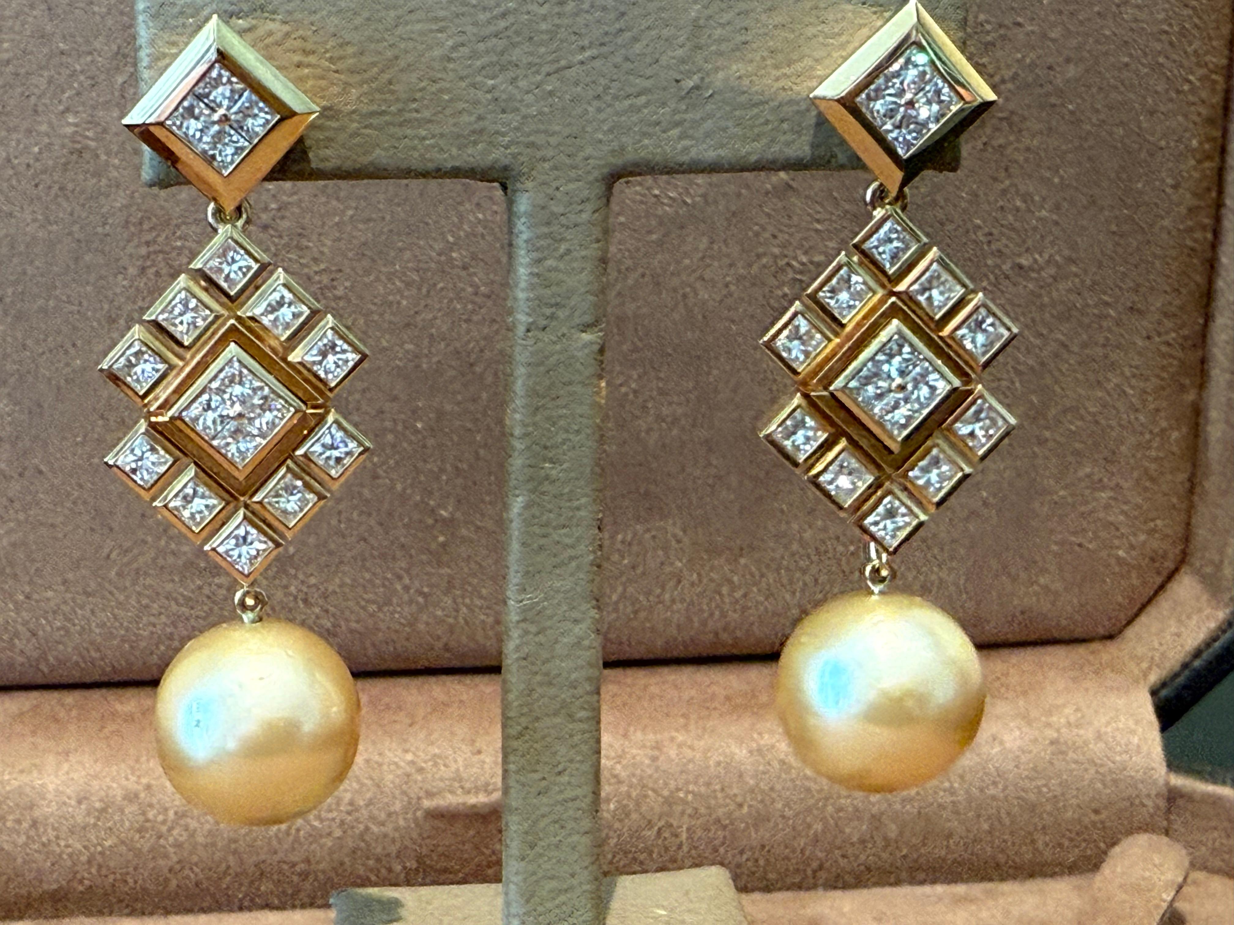 Or jaune 18 K Boucles d'oreilles perles diamants taille princesse Majo Fruithof Zurich en vente 6