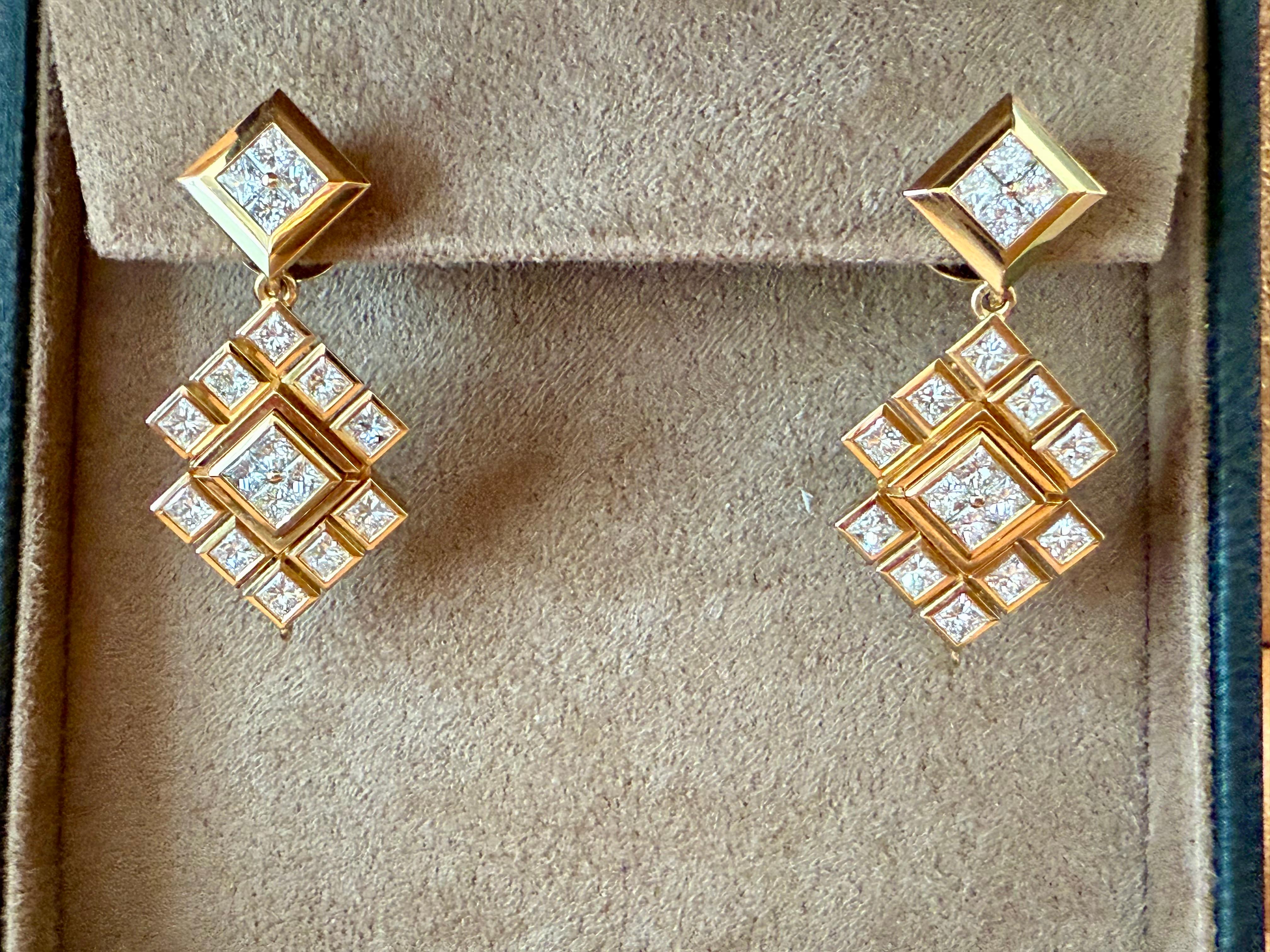 Contemporain Or jaune 18 K Boucles d'oreilles perles diamants taille princesse Majo Fruithof Zurich en vente