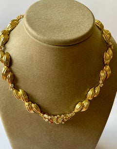 18 Karat Yellow Gold Retro Necklace Fancy Diamonds Leaf Design