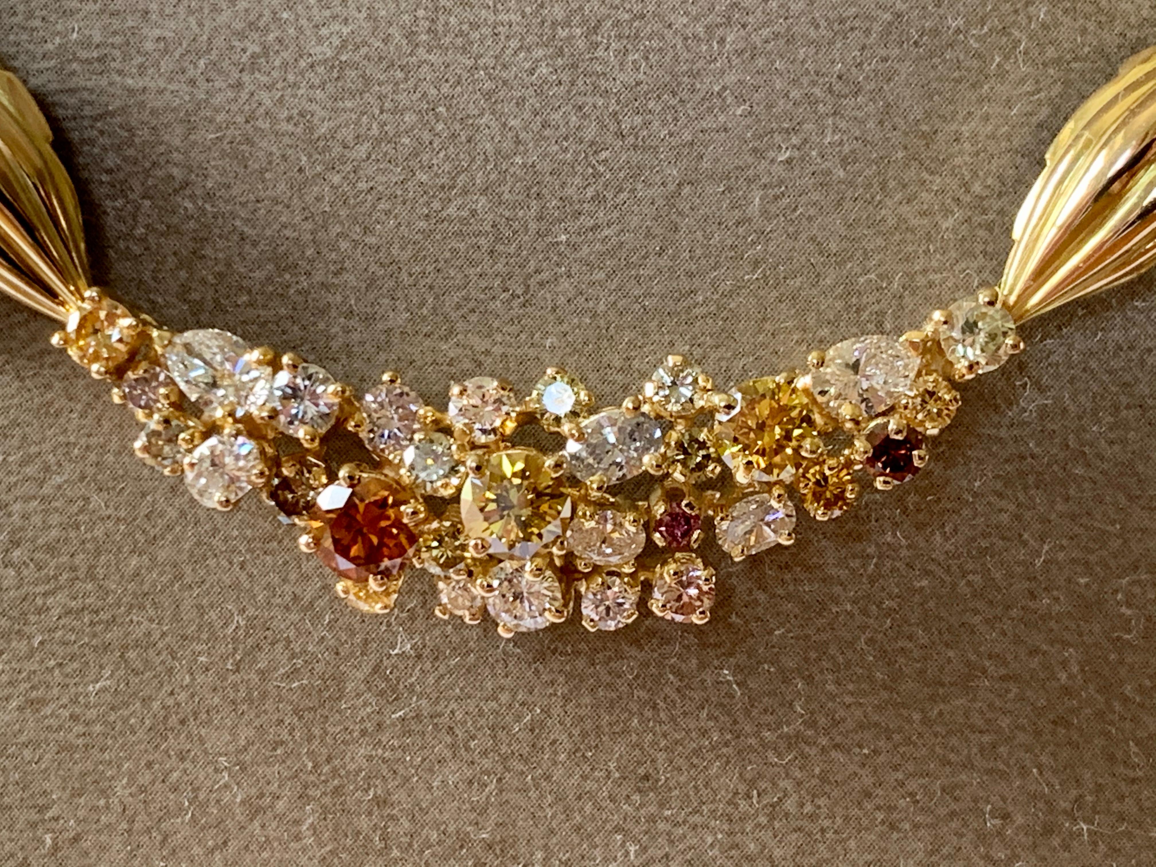 18 Karat Gelbgold Retro-Halskette mit ausgefallenem Blattdesign mit Diamanten (Rundschliff) im Angebot