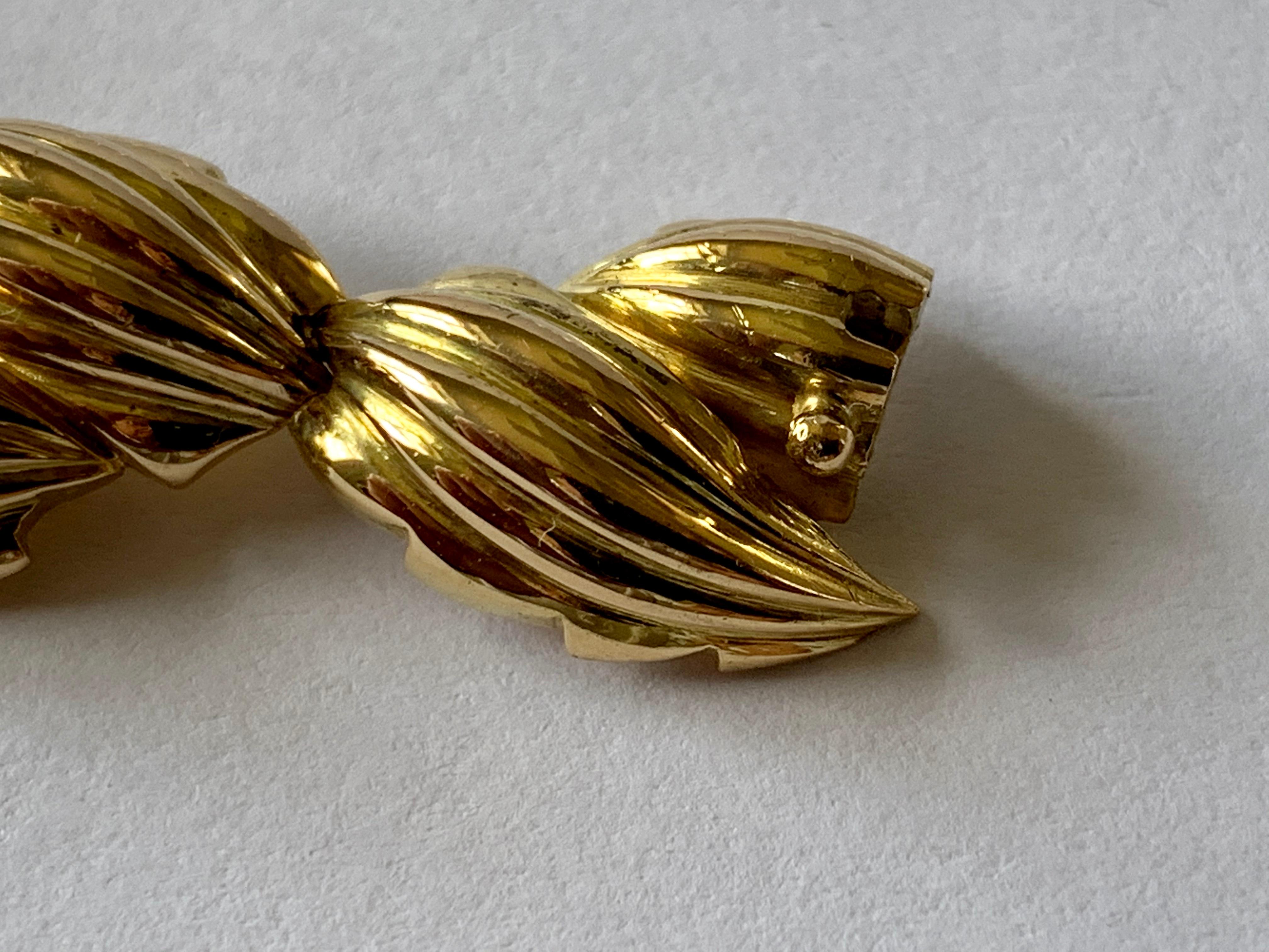 18 Karat Gelbgold Retro-Halskette mit ausgefallenem Blattdesign mit Diamanten im Zustand „Gut“ im Angebot in Zurich, Zollstrasse