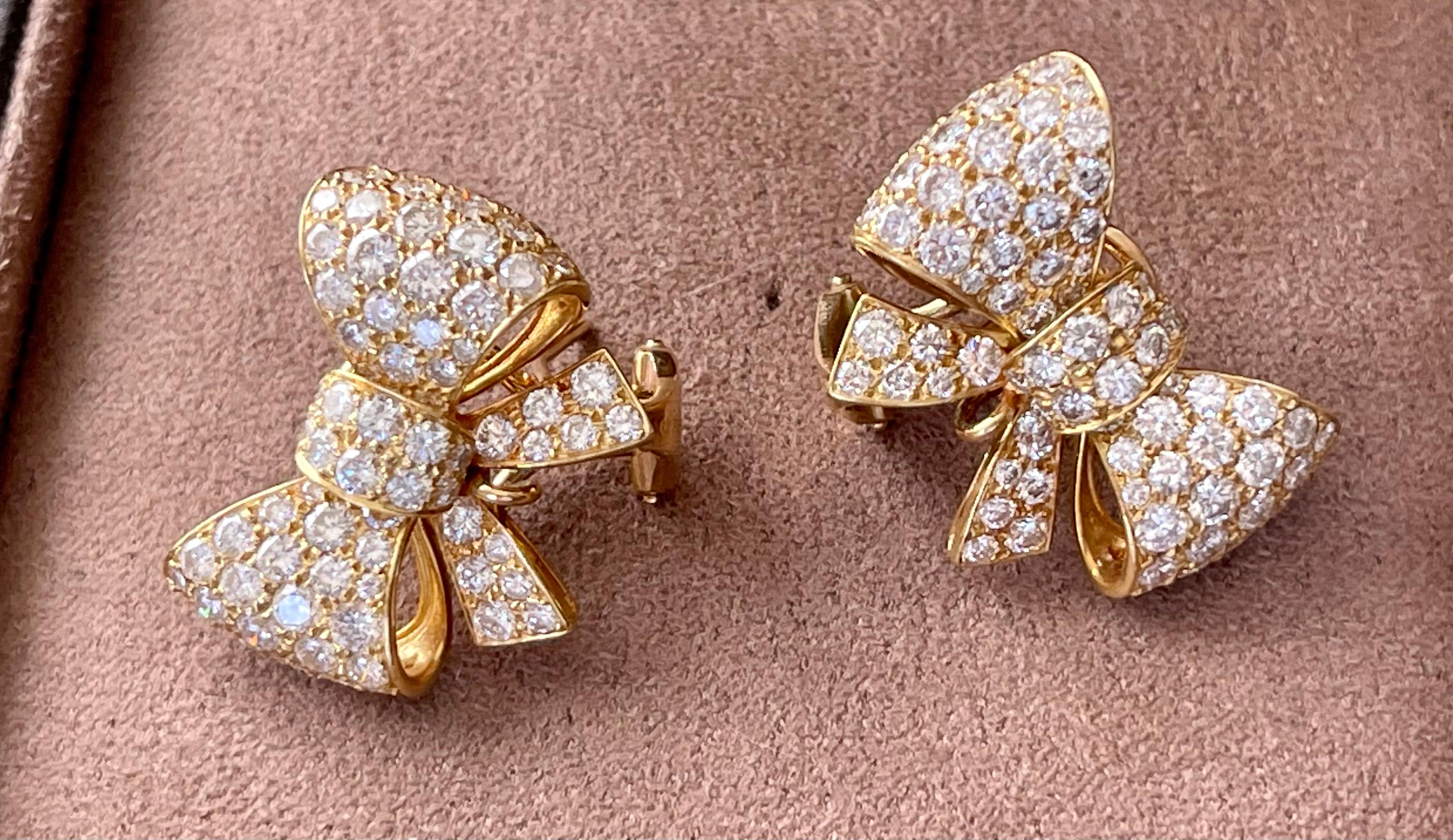 18 K Yellow Gold Ribbon Bow Dangle Earclips Diamonds Ruby Emerald Pendants For Sale 10