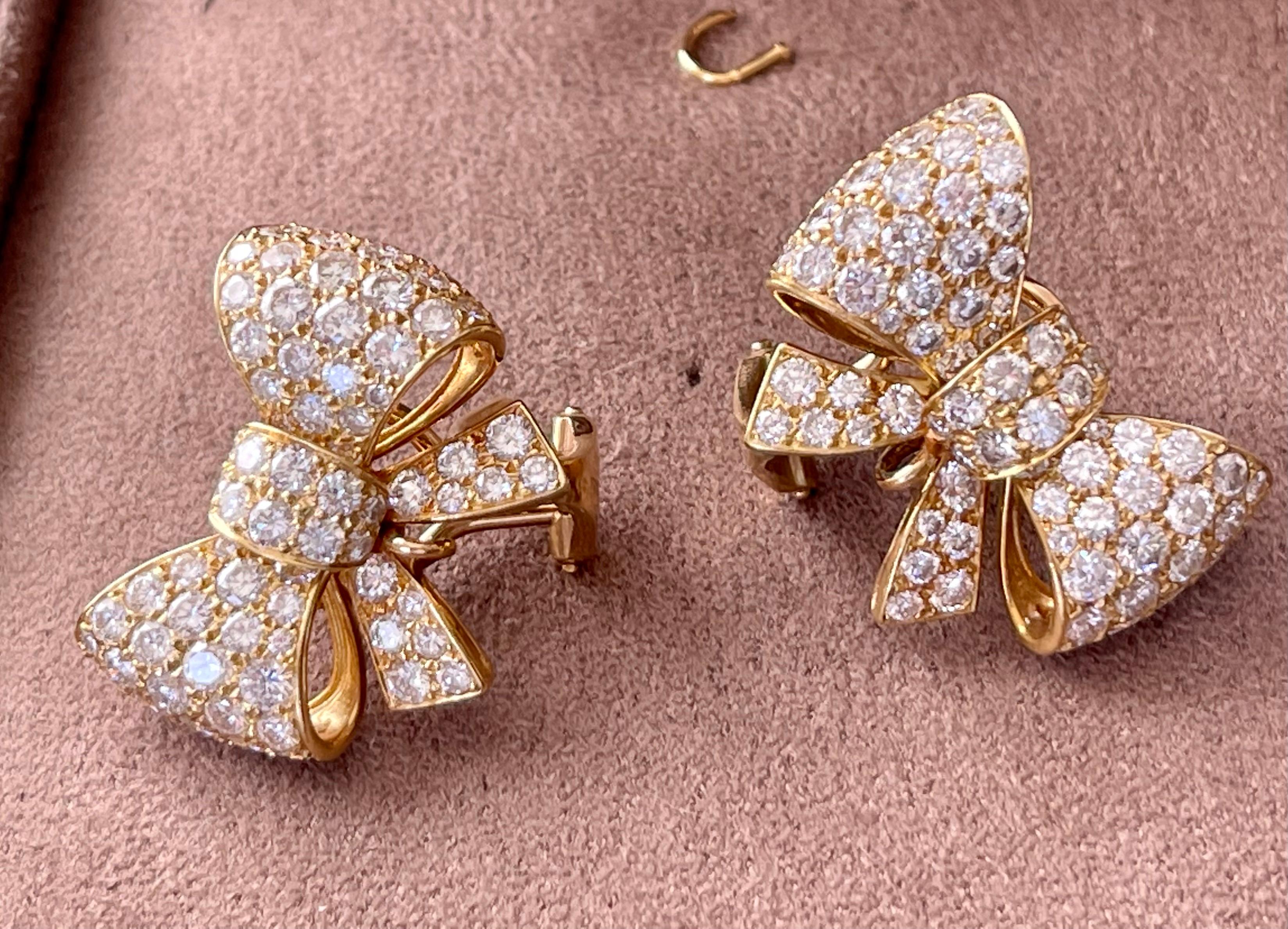 18 K Yellow Gold Ribbon Bow Dangle Earclips Diamonds Ruby Emerald Pendants For Sale 11