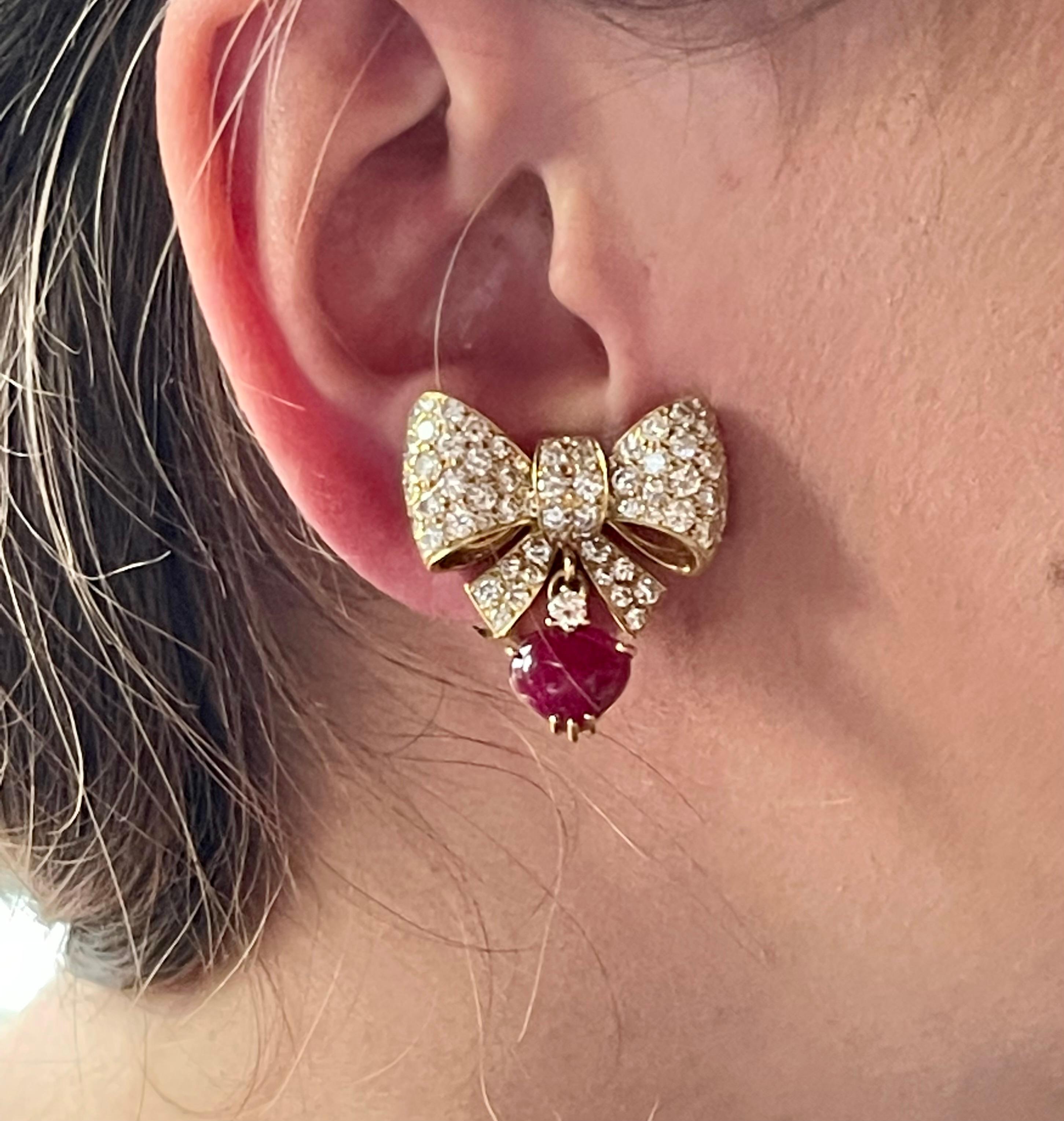 Contemporary 18 K Yellow Gold Ribbon Bow Dangle Earclips Diamonds Ruby Emerald Pendants For Sale