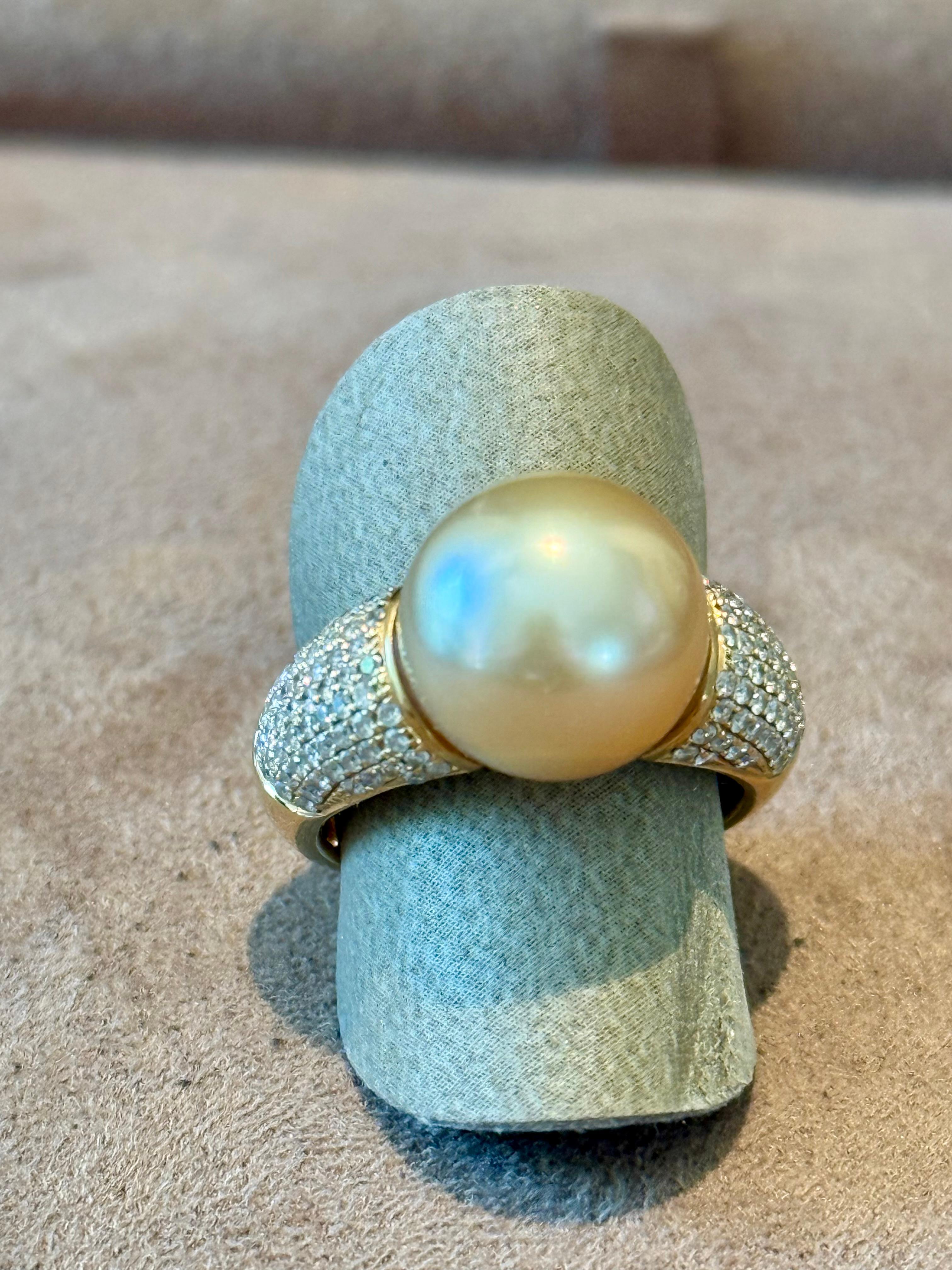 Anillo de oro amarillo de 18 K perla dorada del Mar del Sur Diamante en Bueno estado para la venta en Zurich, Zollstrasse