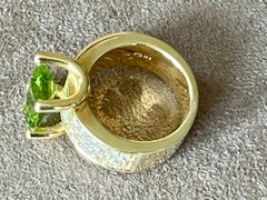 18 K Yellow Gold Ring Gübelin Lucerne Peridot Diamonds